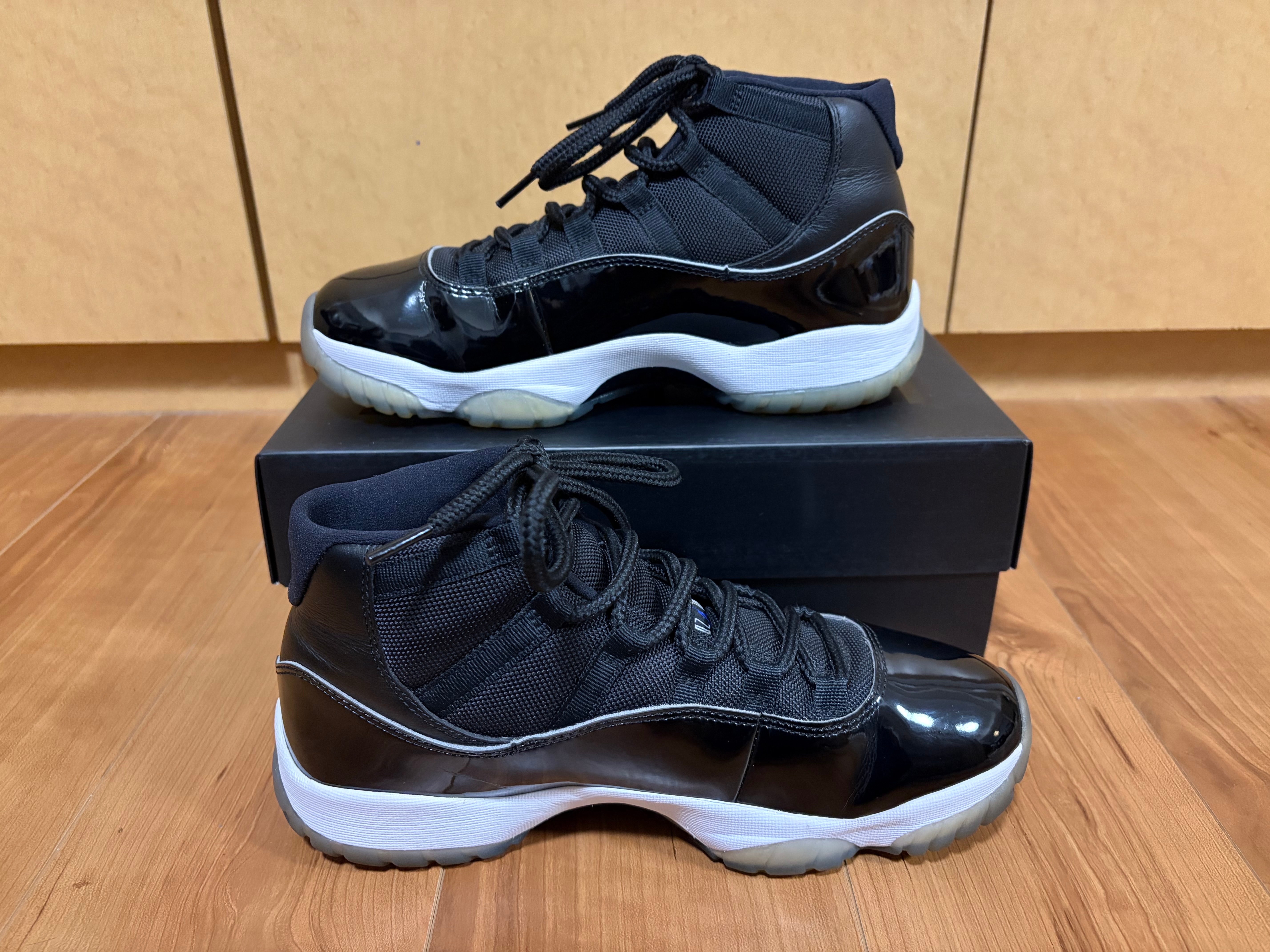 Nike Air Jordan 11 Retro "Space Jam" (2016)