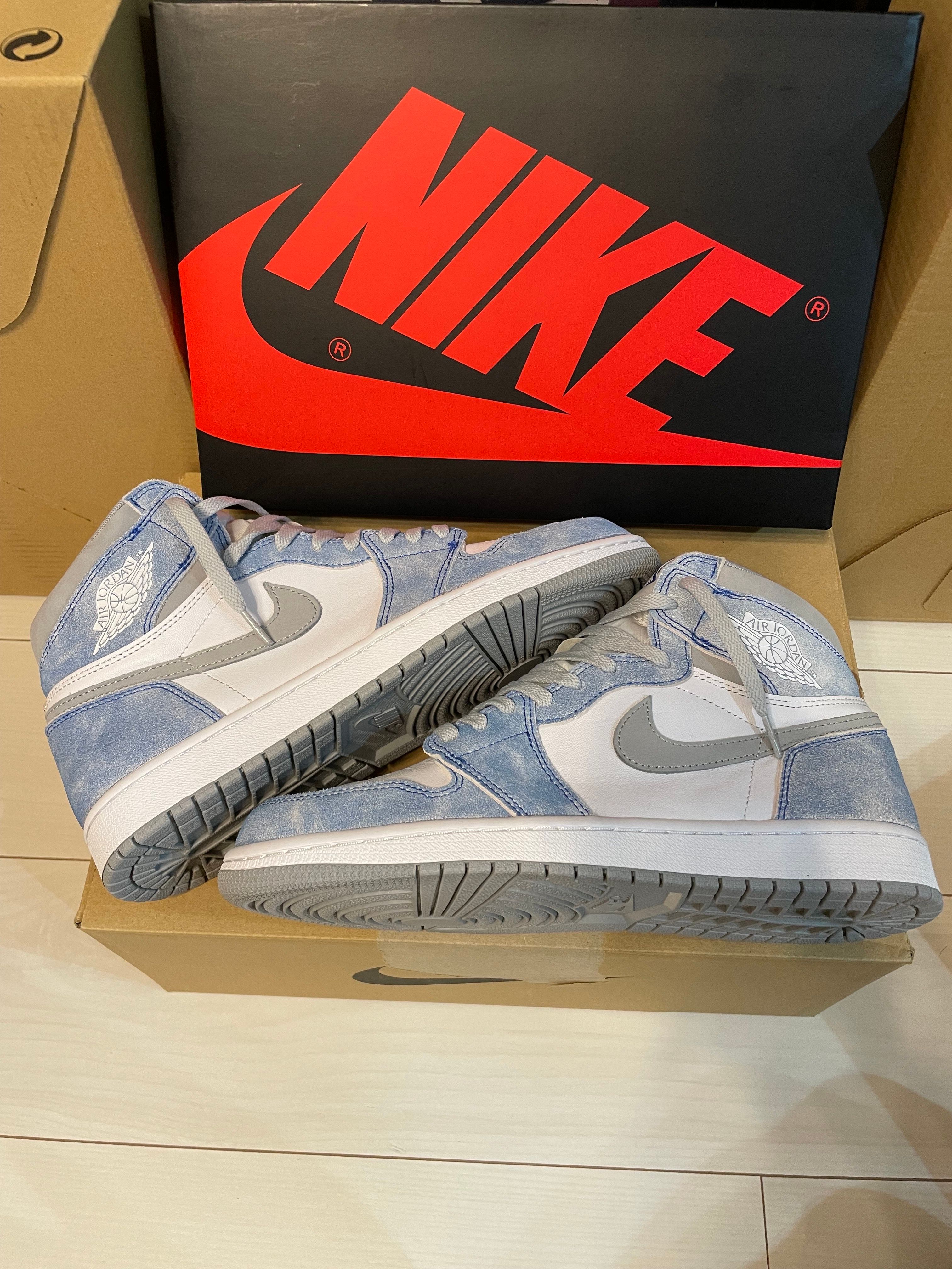 Nike Air Jordan 1 High OG "Hyper Royal"