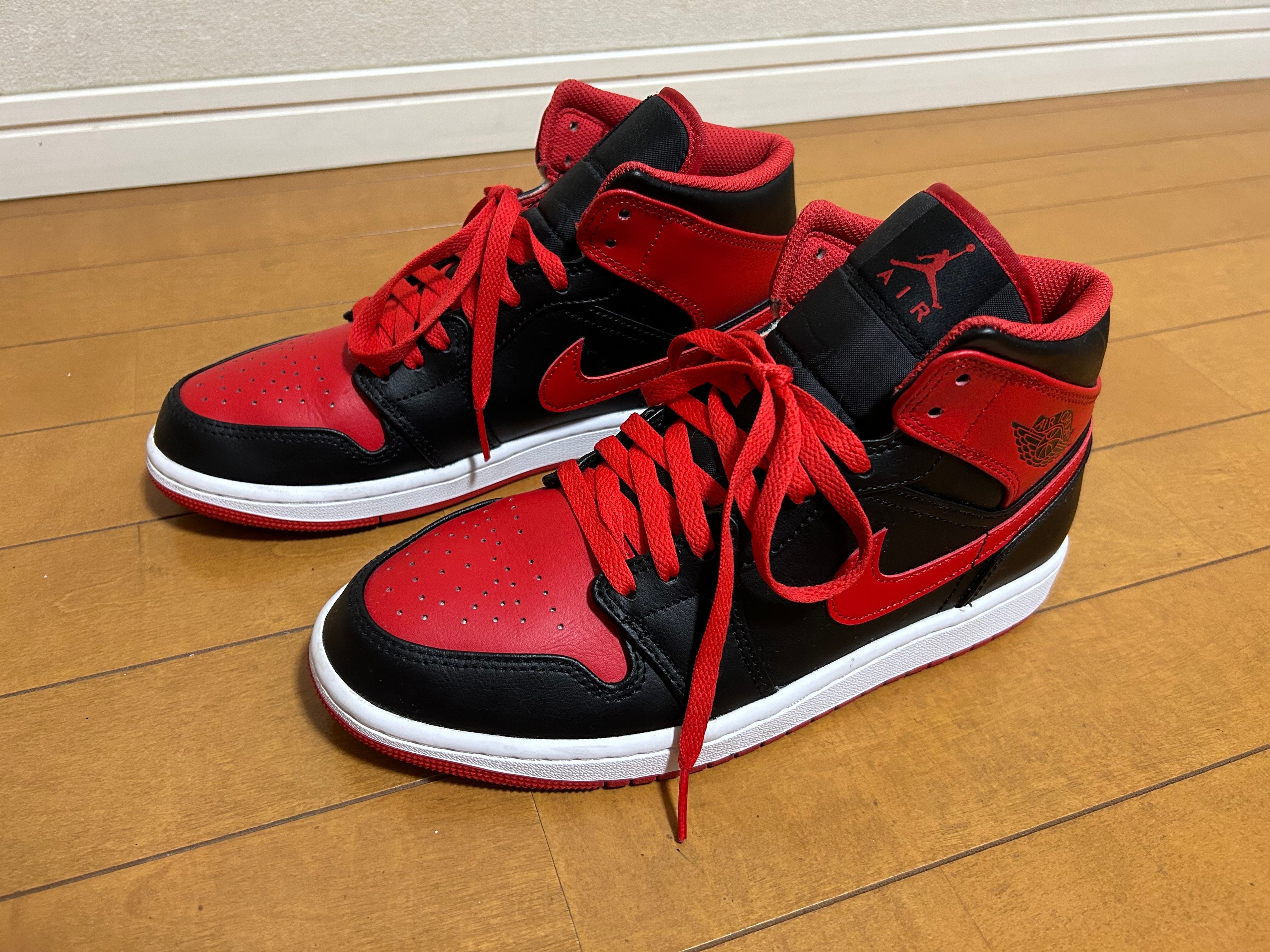Nike Air Jordan 1 Mid "Bred"