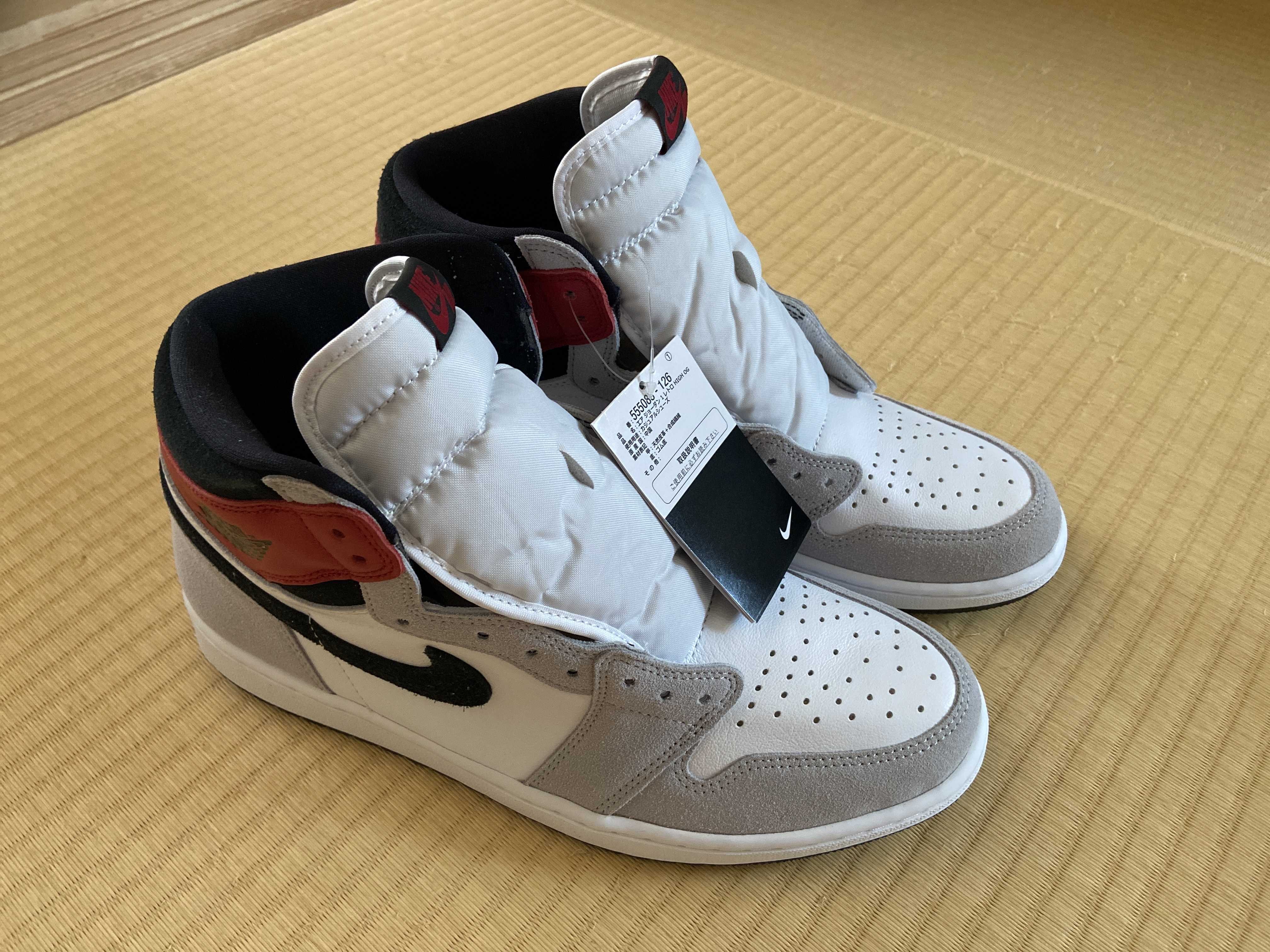 Nike Air Jordan 1 High OG "White/Black/Light Smoke Grey"