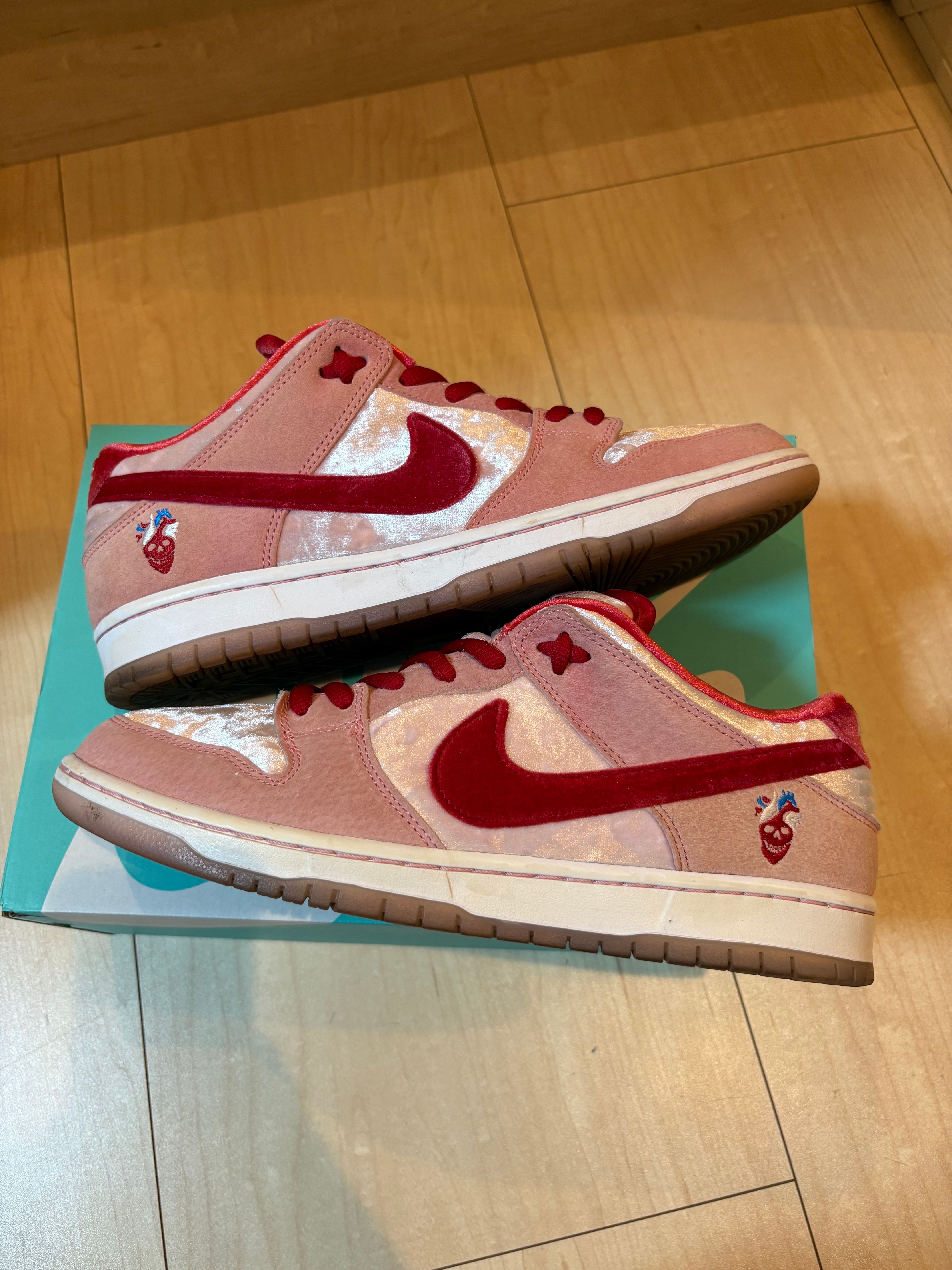 Strangelove × Nike SB Dunk Low "Valentine’s Day"