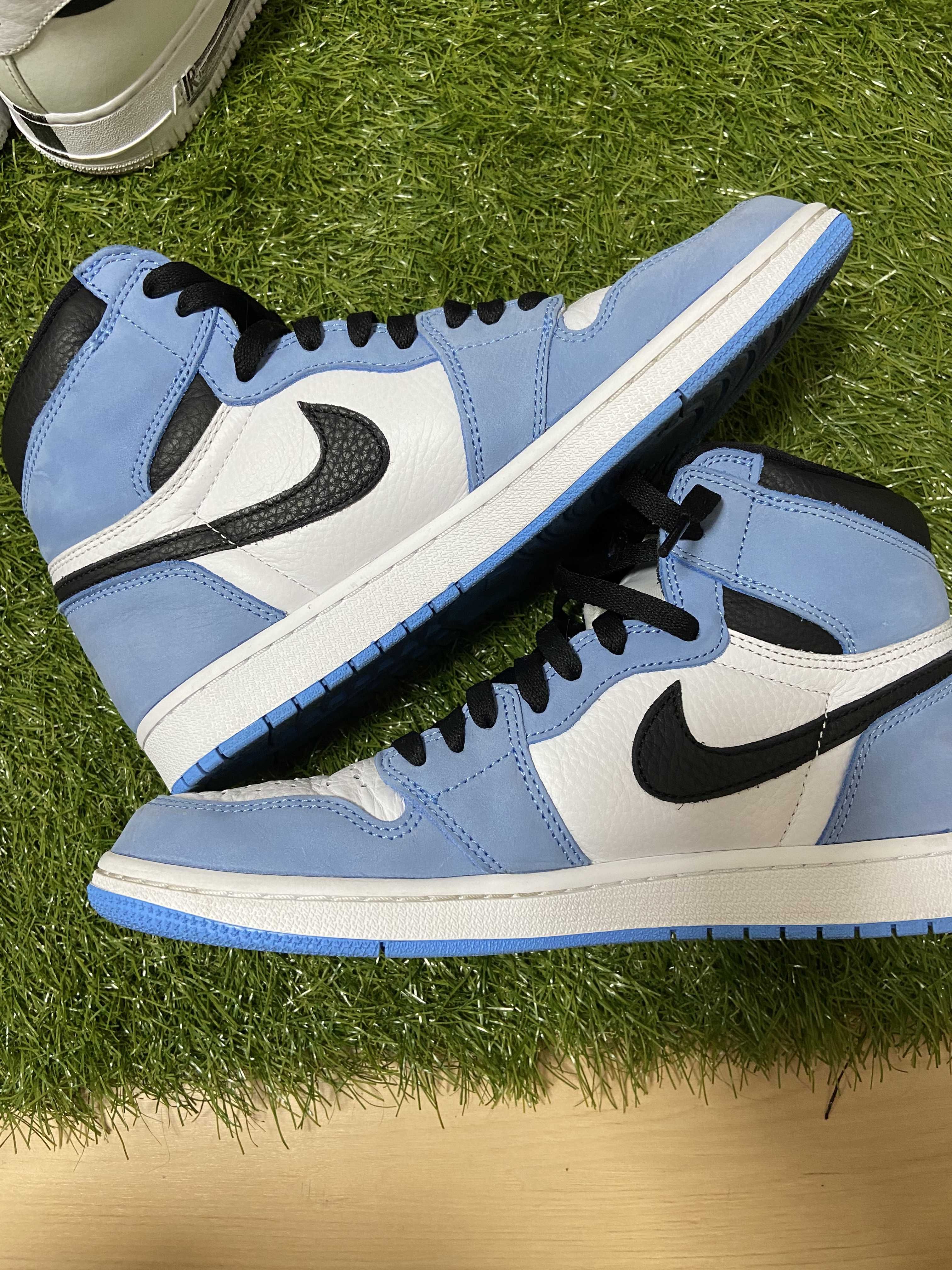 Nike Air Jordan 1 High OG "University Blue"