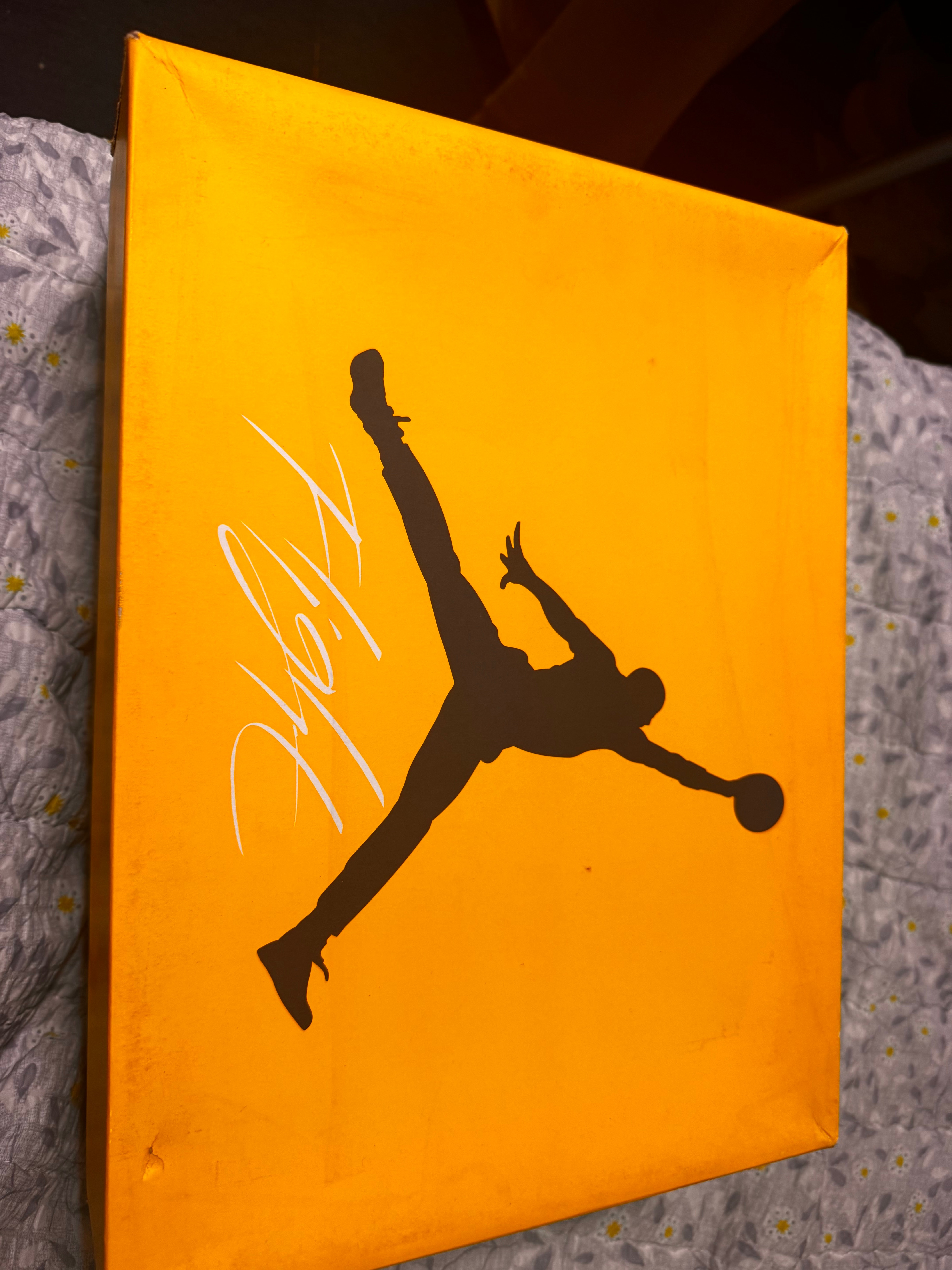 Nike Air Jordan 4 "Tour Yellow"