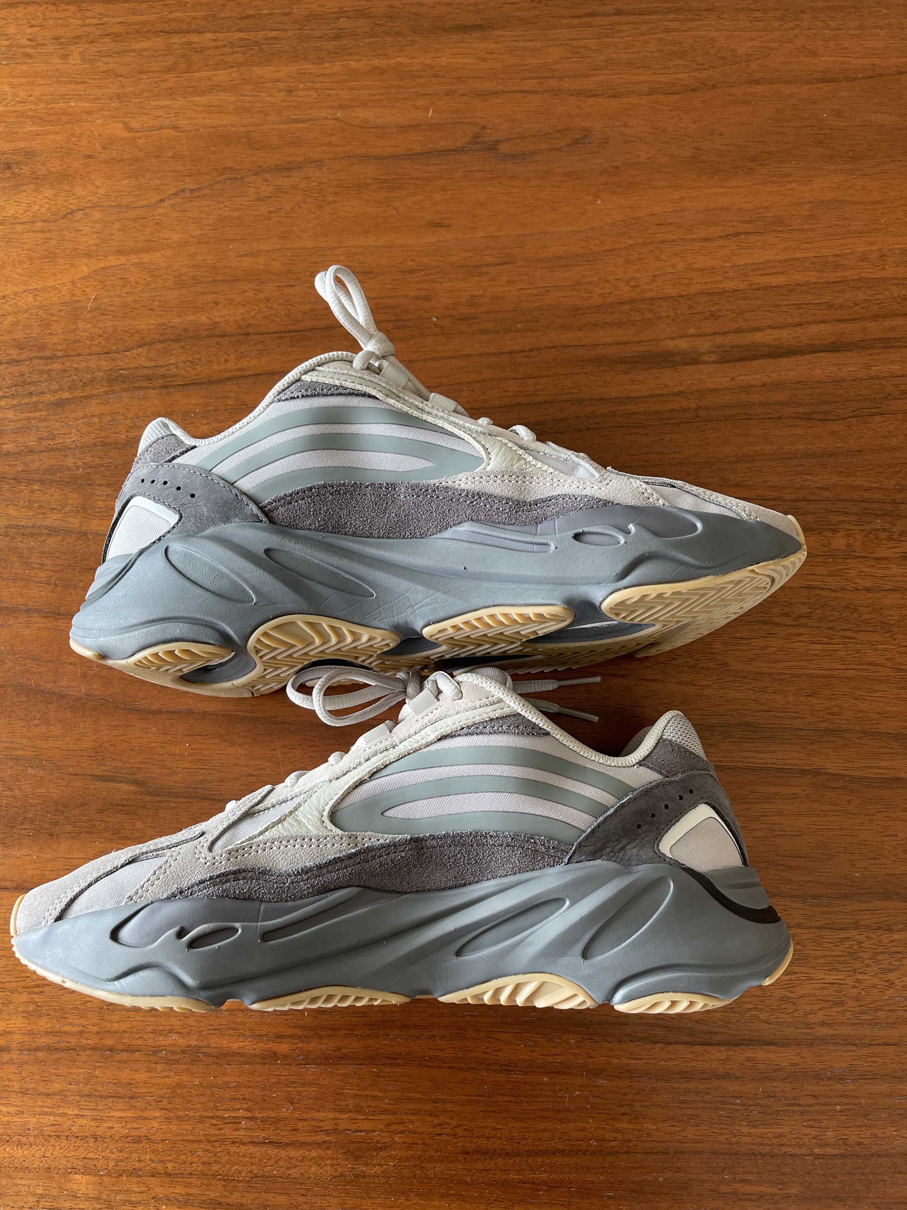 adidas YEEZY Boost 700 V2 "Tephra"