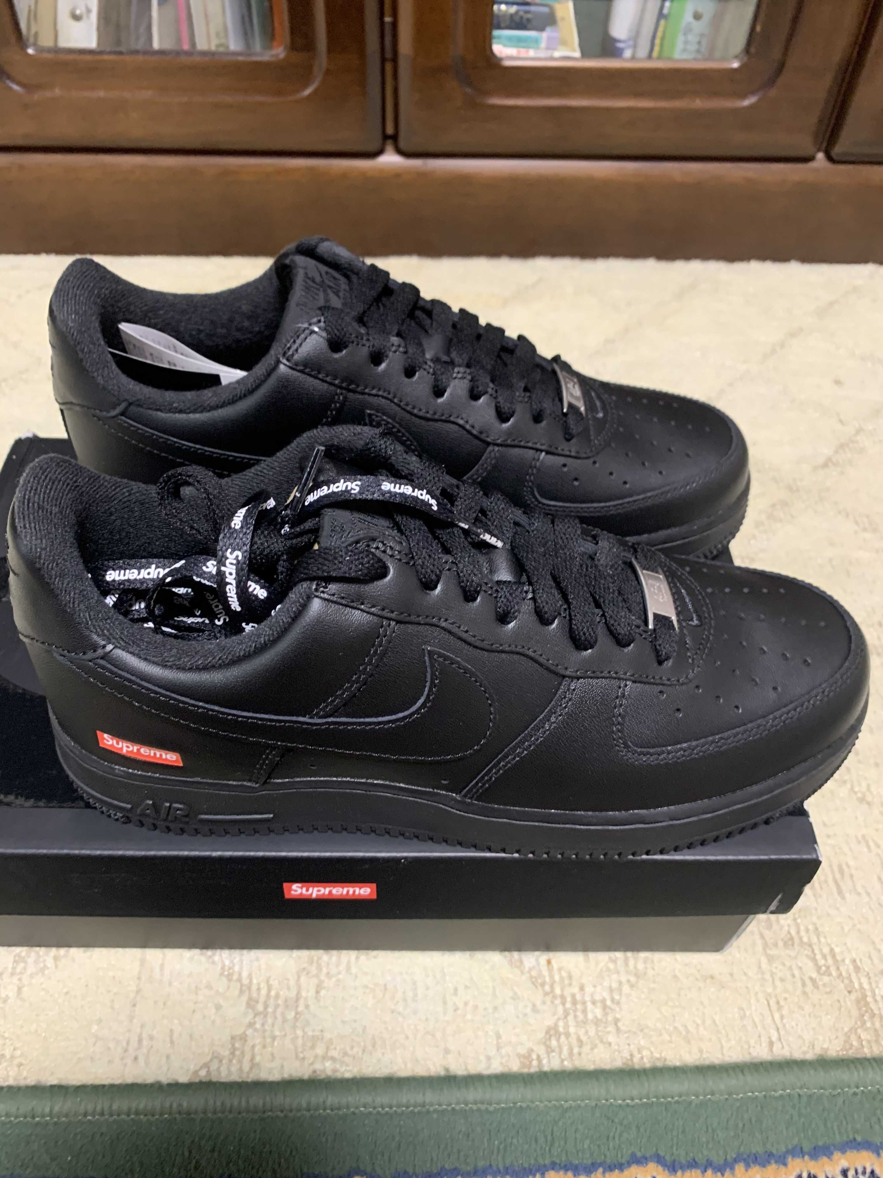 Supreme × Nike Air Force 1 Low "Black"
