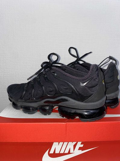 Nike Air Vapormax Plus "Triple Black" (2018)