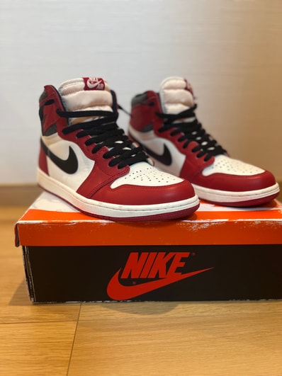 Nike Air Jordan 1 High OG "Lost & Found/Chicago"