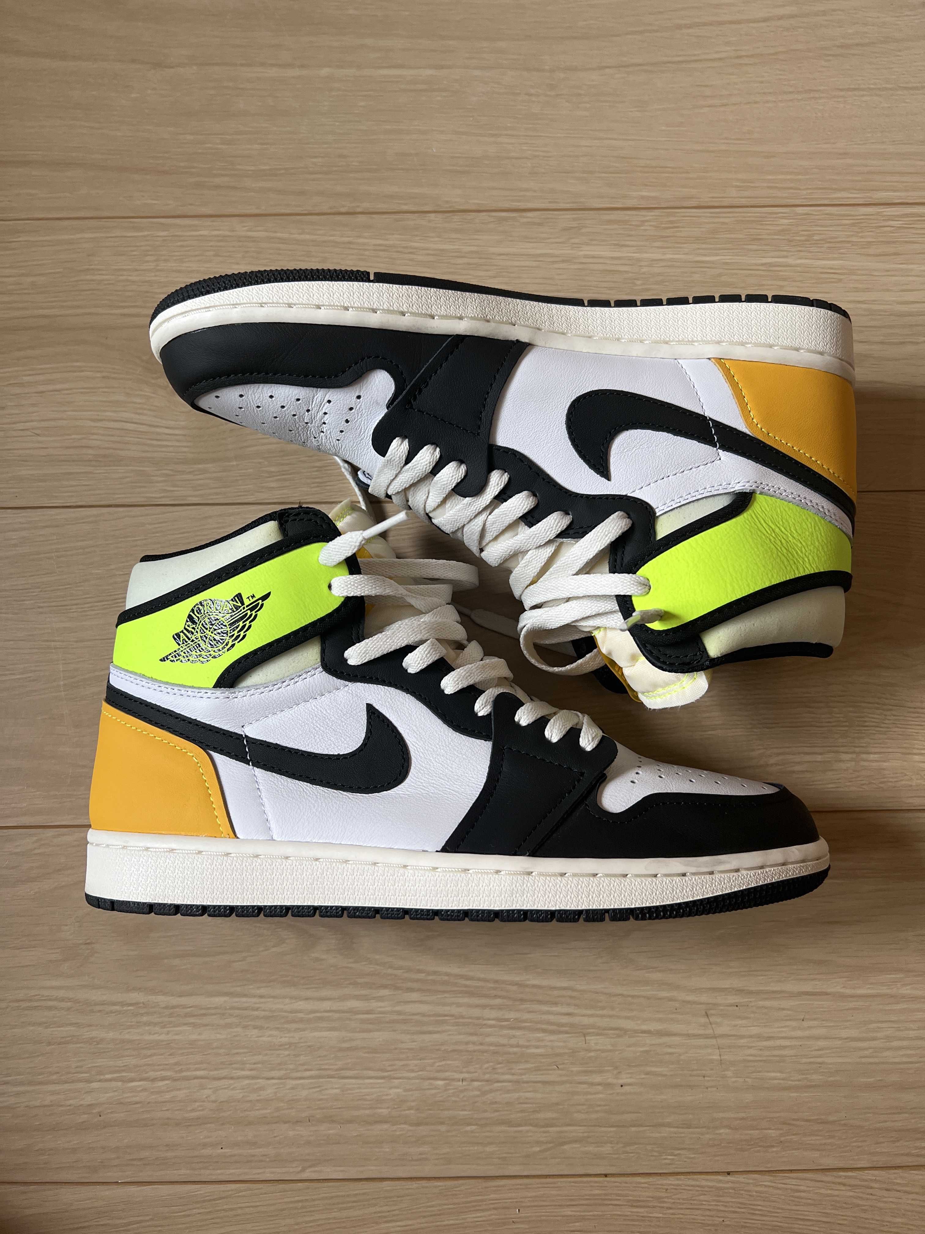 Nike Air Jordan 1 High OG "Volt Gold"