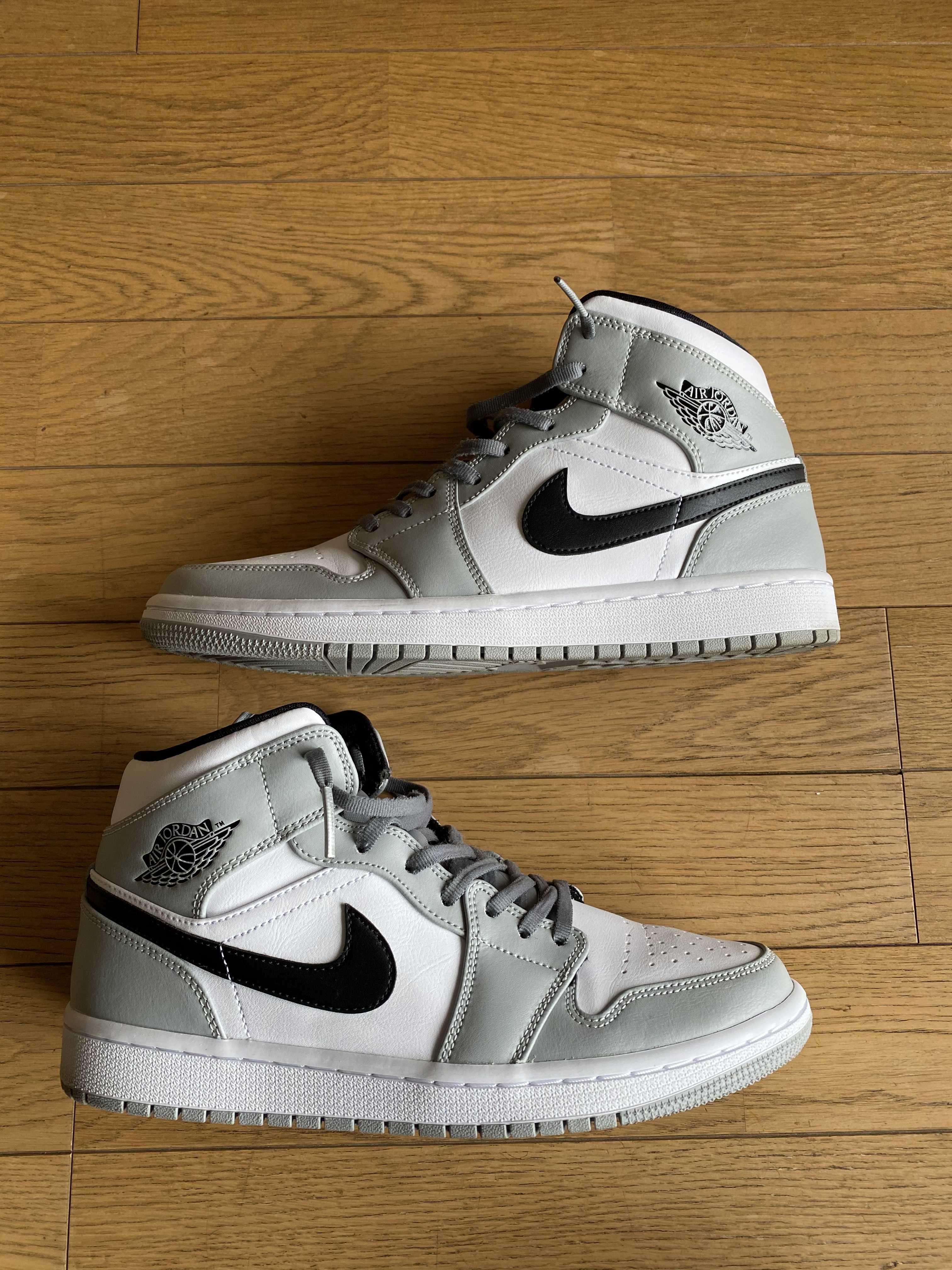 Nike Air Jordan 1 Mid "Light Smoke Grey/White/Black"