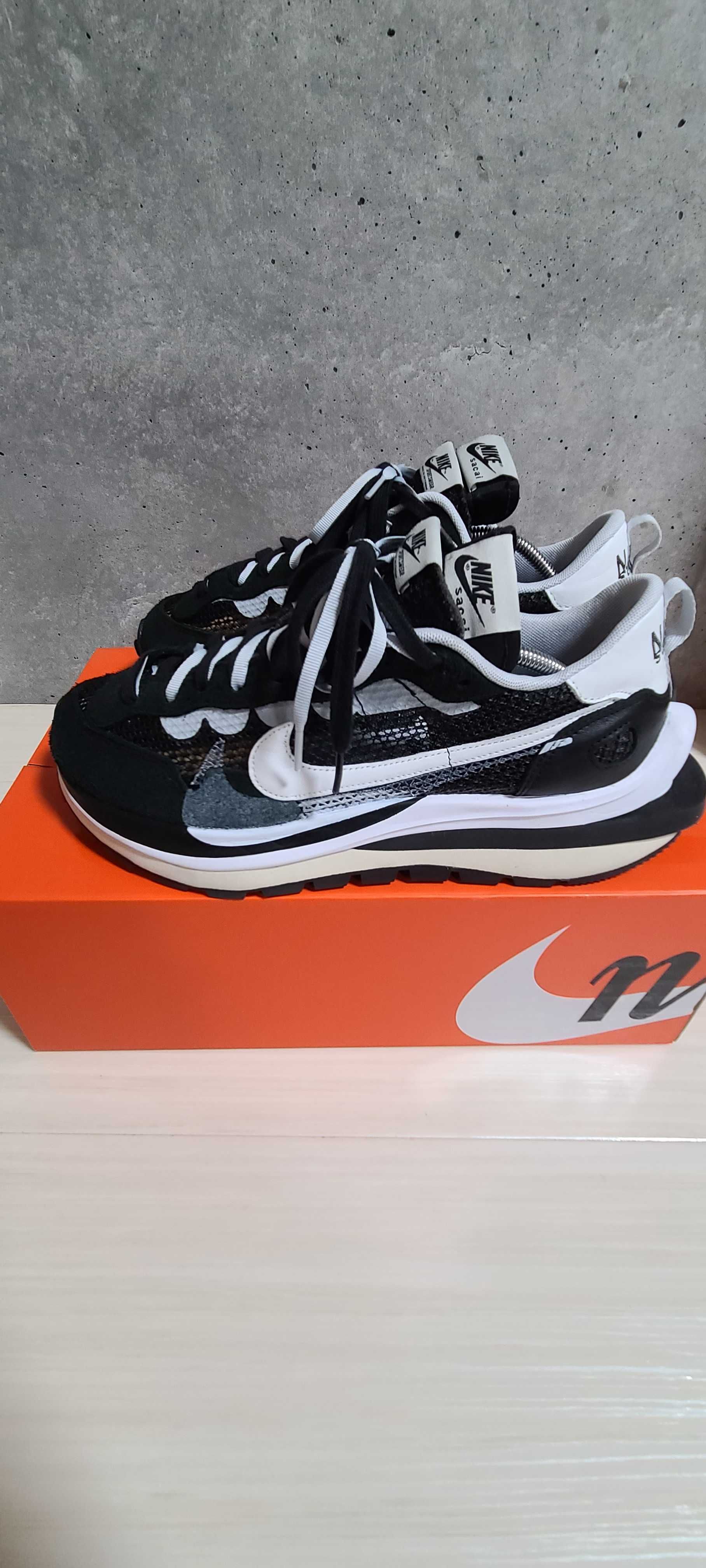 sacai × Nike Vapor Waffle "Black and White"