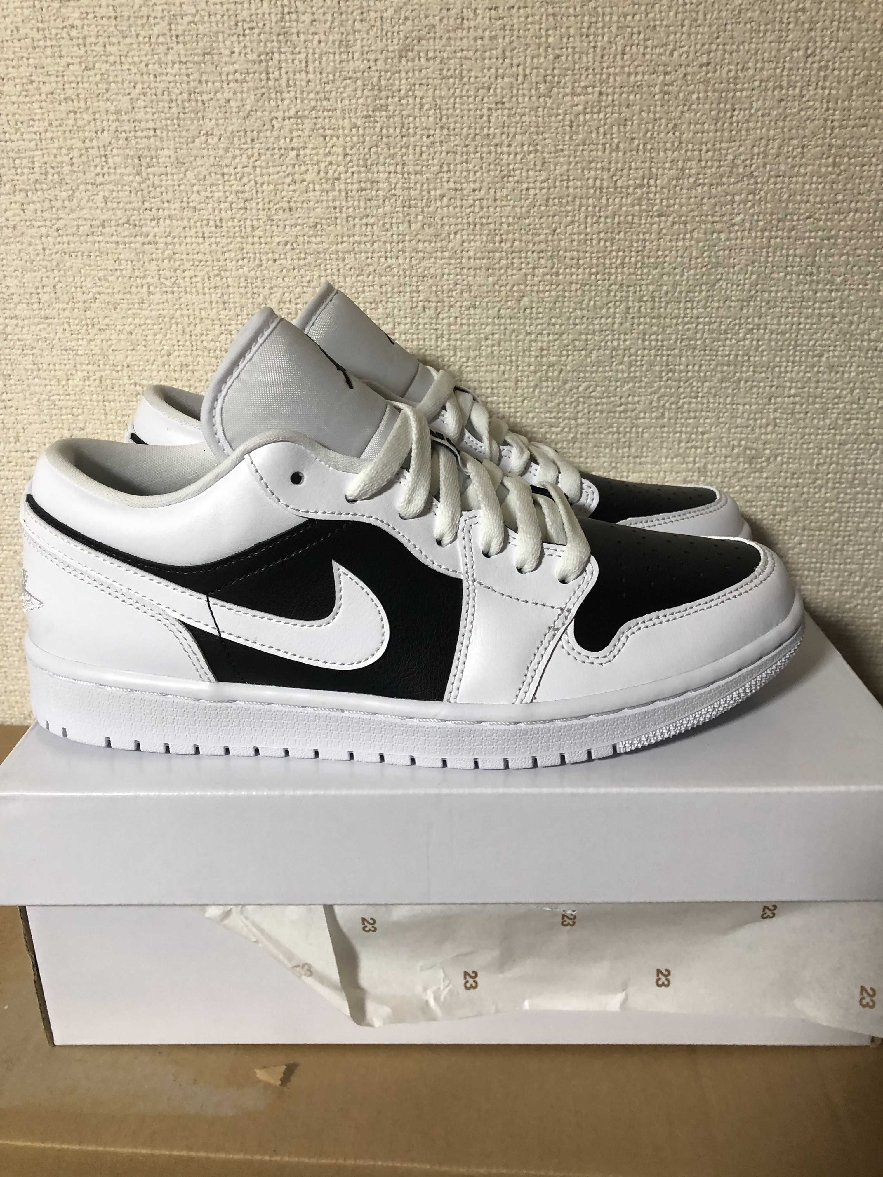 NIKE Women's AIR JORDAN 1 LOW "PANDA"