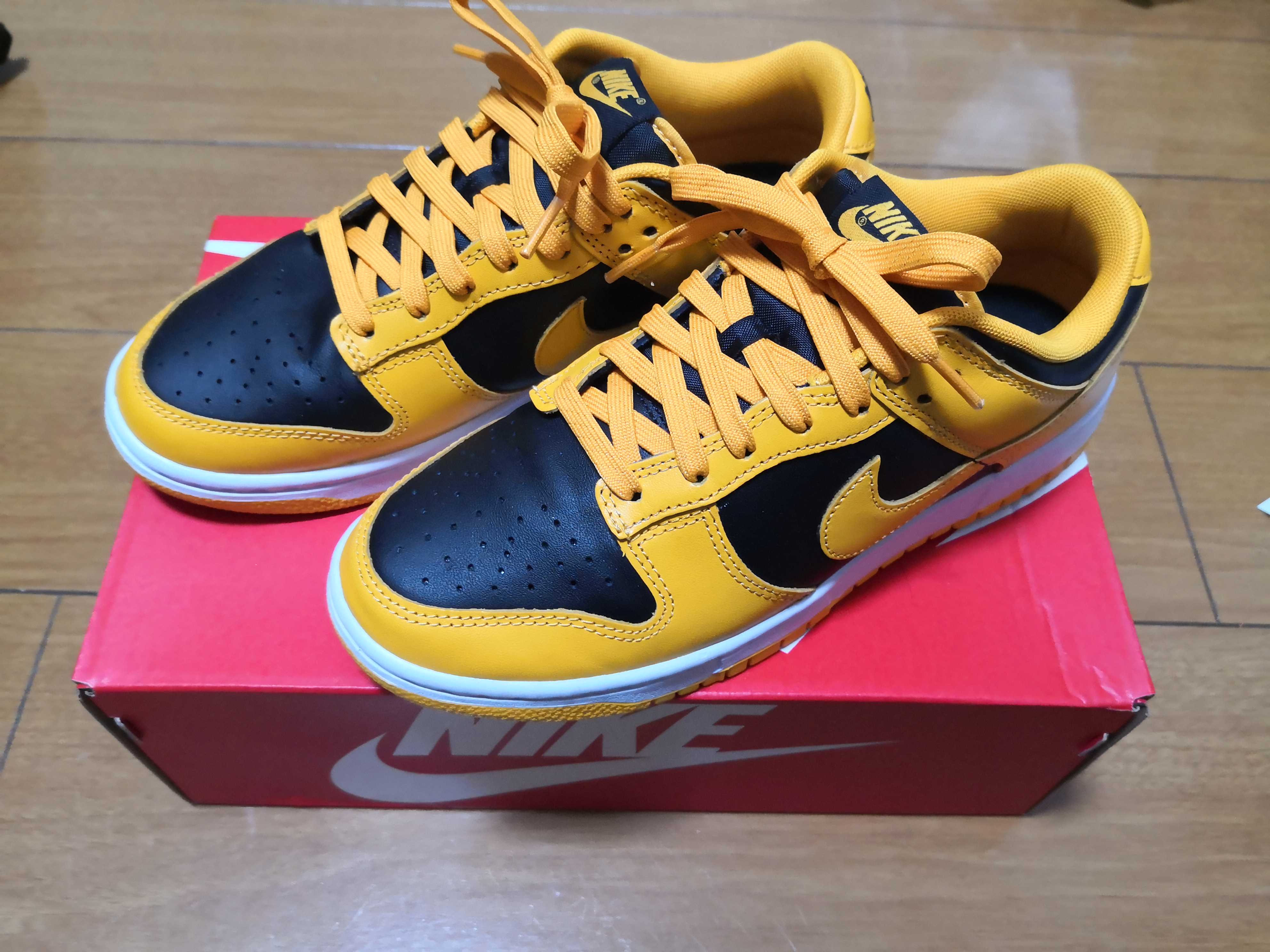 Nike Dunk Low "Championship Goldenrod"