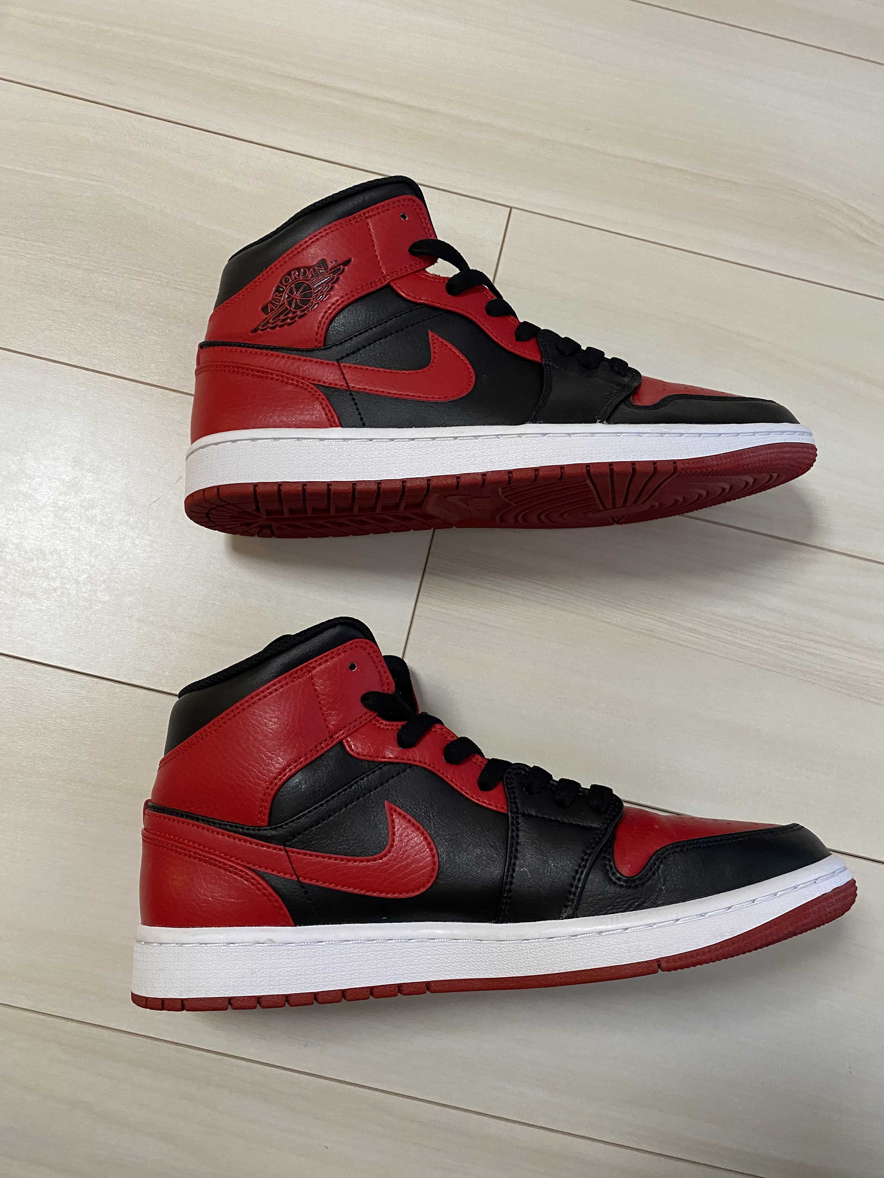 Nike Air Jordan 1 Mid "Bred"
