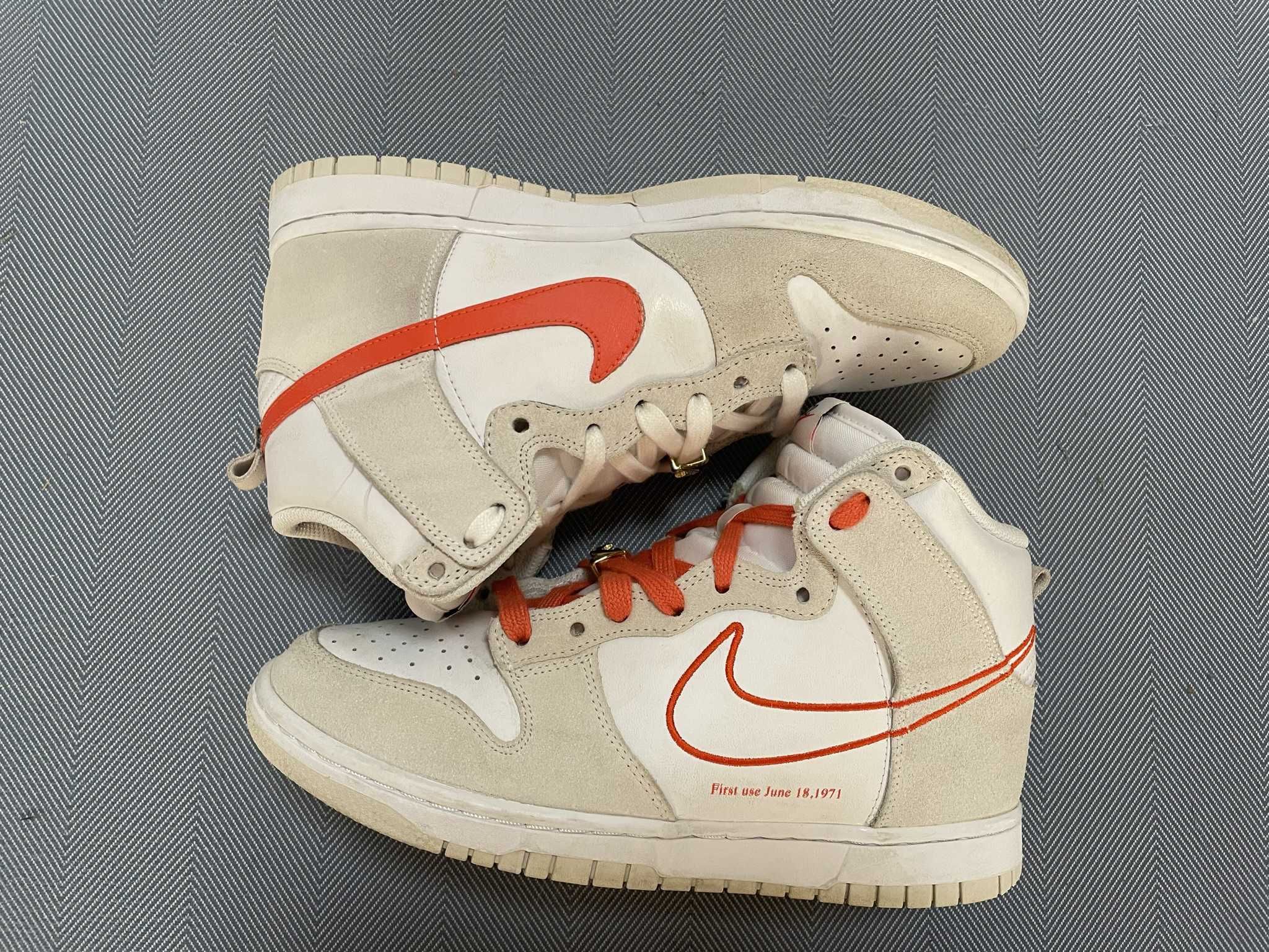 NIKE Women's DUNK HIGH SE FIRST USE "WHITE/ORANGE"