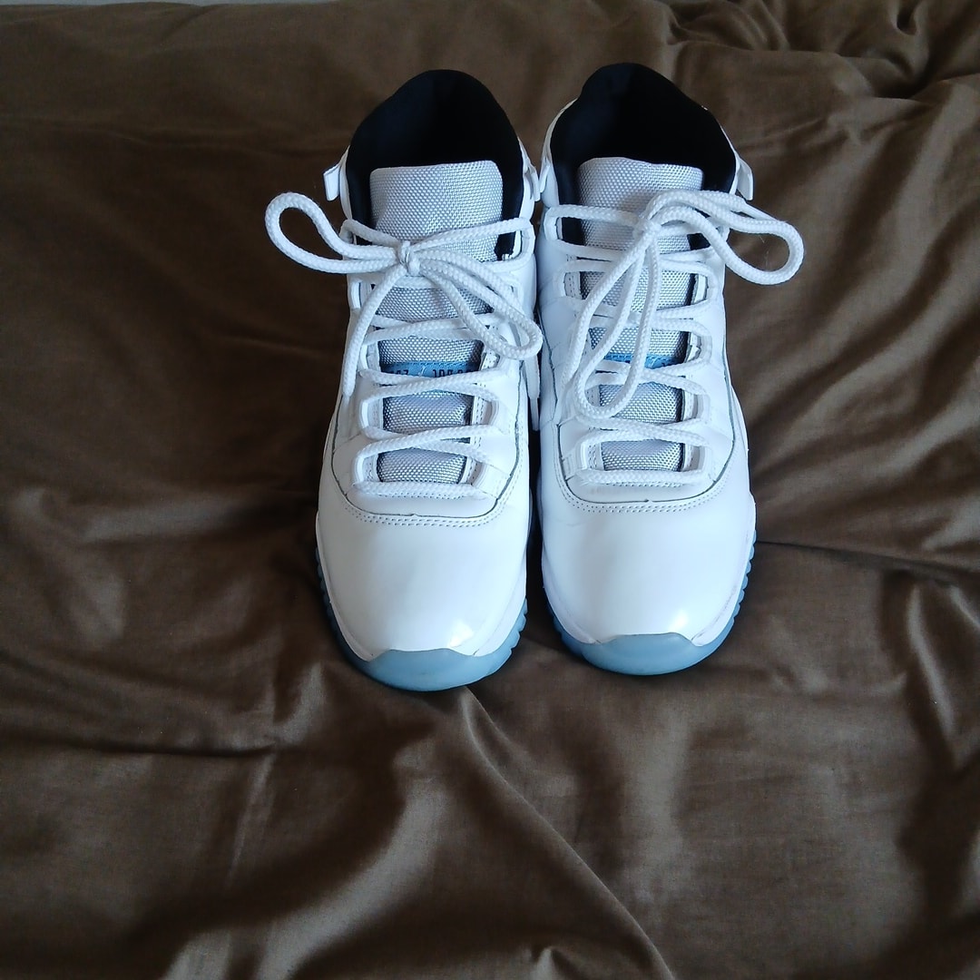 ナイキ エアジョーダン11 レトロ "ホワイト/レジェンドブルー"