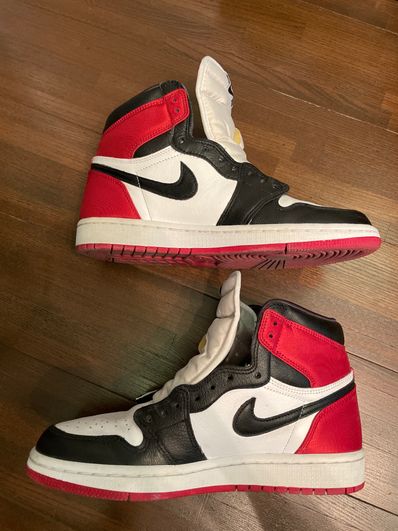 Nike Women's Air Jordan 1 Retro High "Satin Black Toe"