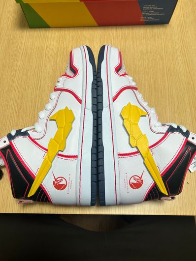 Gundam Unicorn × Nike SB Dunk High PRO QS "UNICORN"