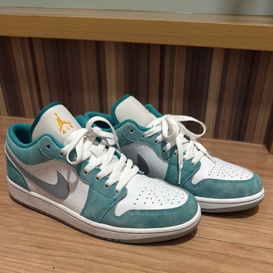 Nike Air Jordan 1 Low SE "New Emerald"