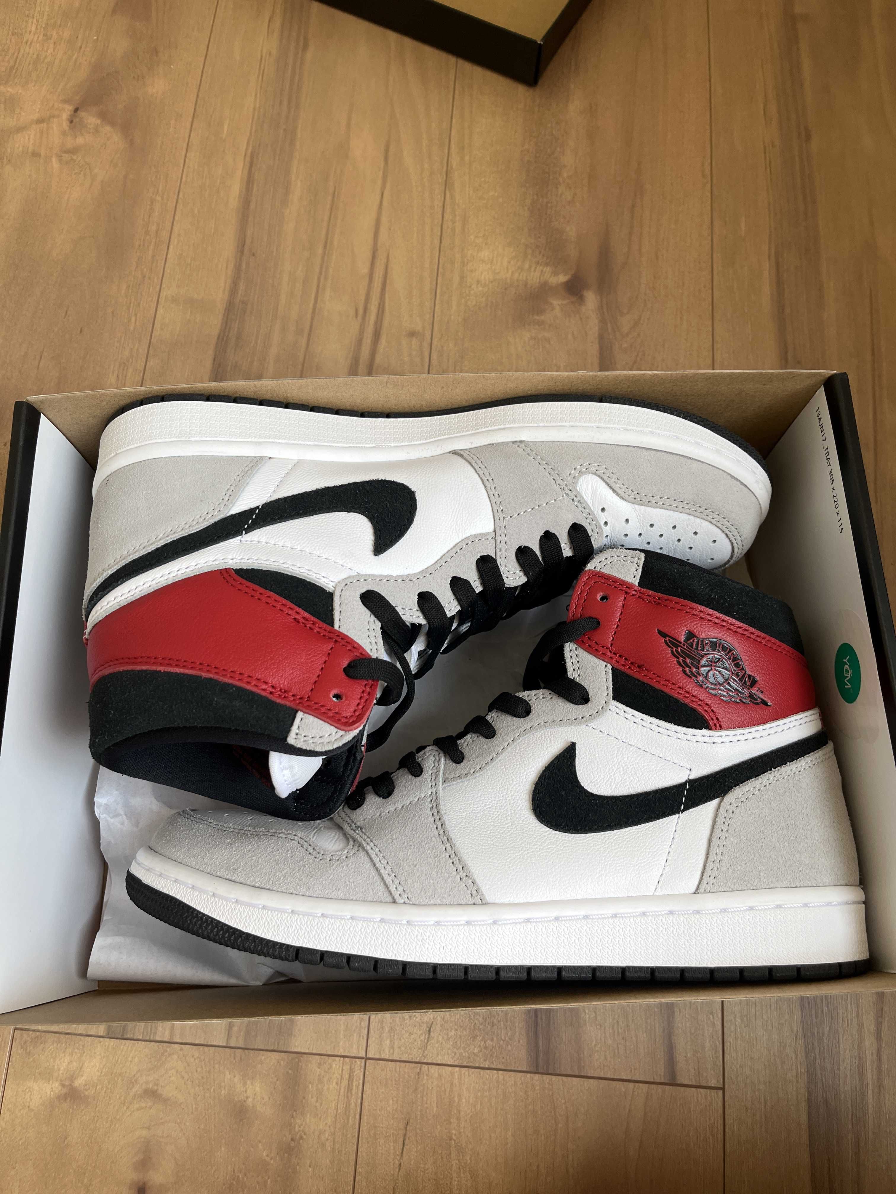 Nike Air Jordan 1 High OG "White/Black/Light Smoke Grey"