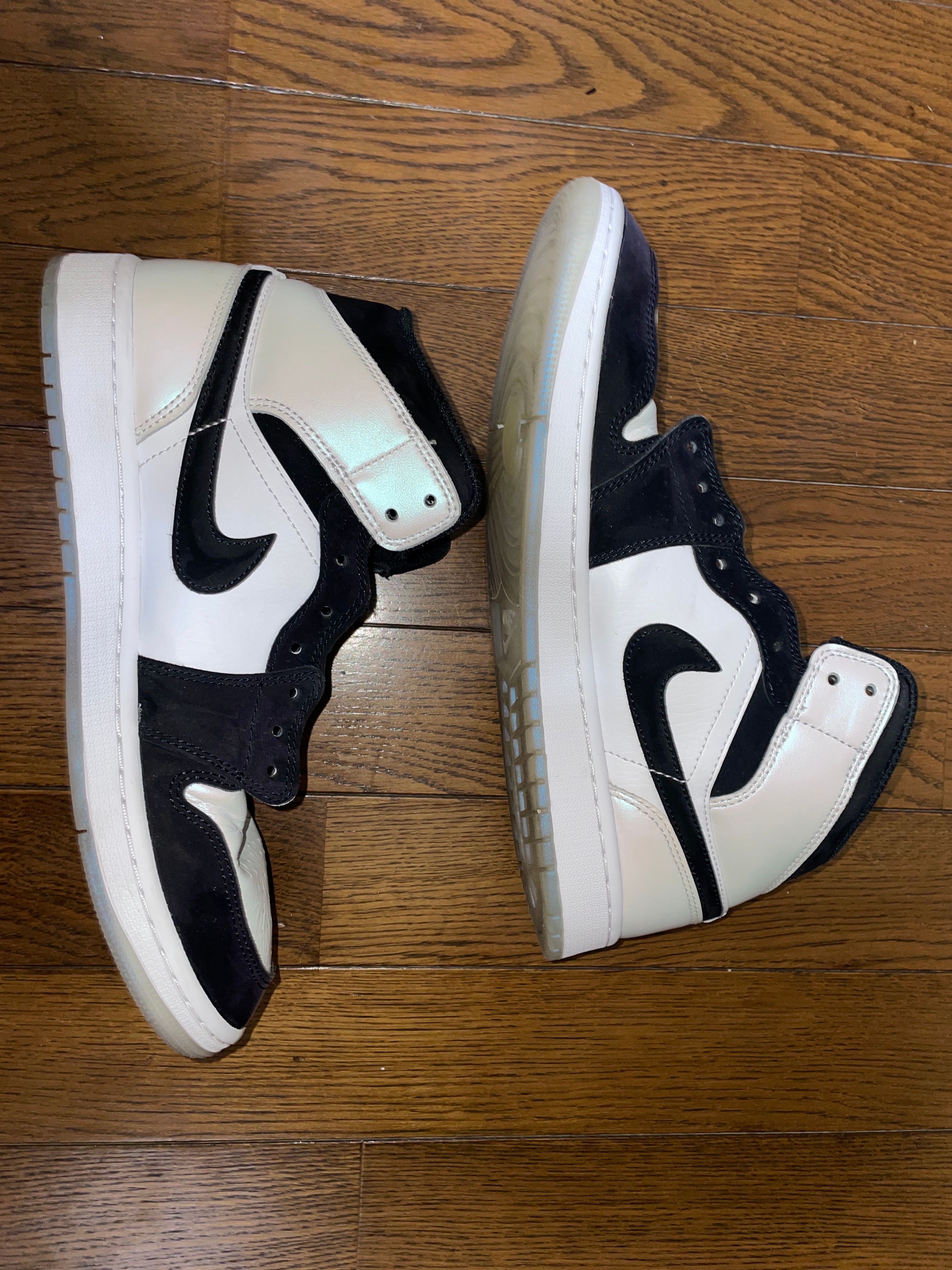 Nike Air Jordan 1 Mid "Omega/Black/White"