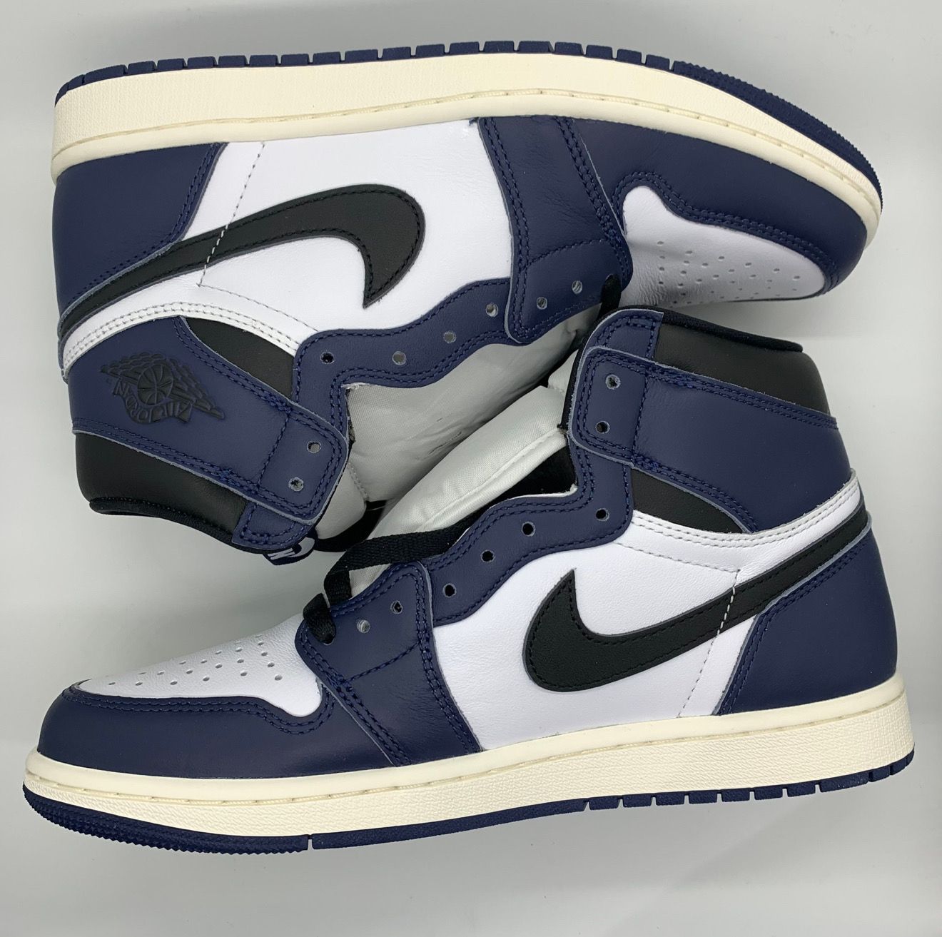 Nike Air Jordan 1 Retro High OG "Midnight Navy"
