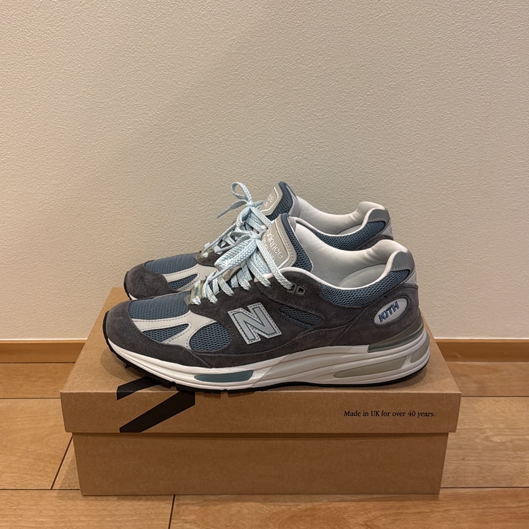 KITH × New Balance 991V2 "Asphalt/Lead/Oyster Mushroom"