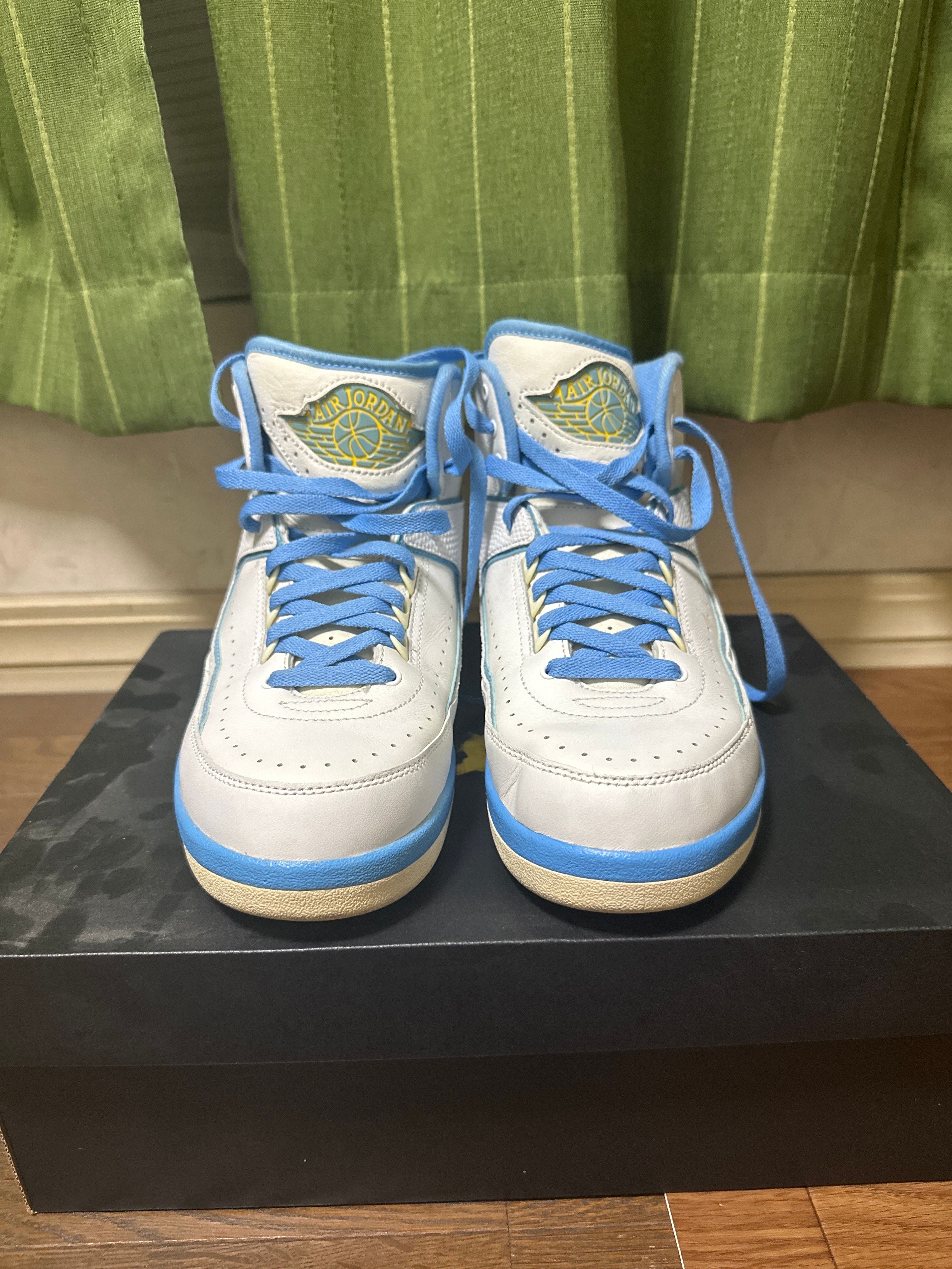 Nike Air Jordan 2 Retro Melo White/Varsity Maize/University Blue (2018)