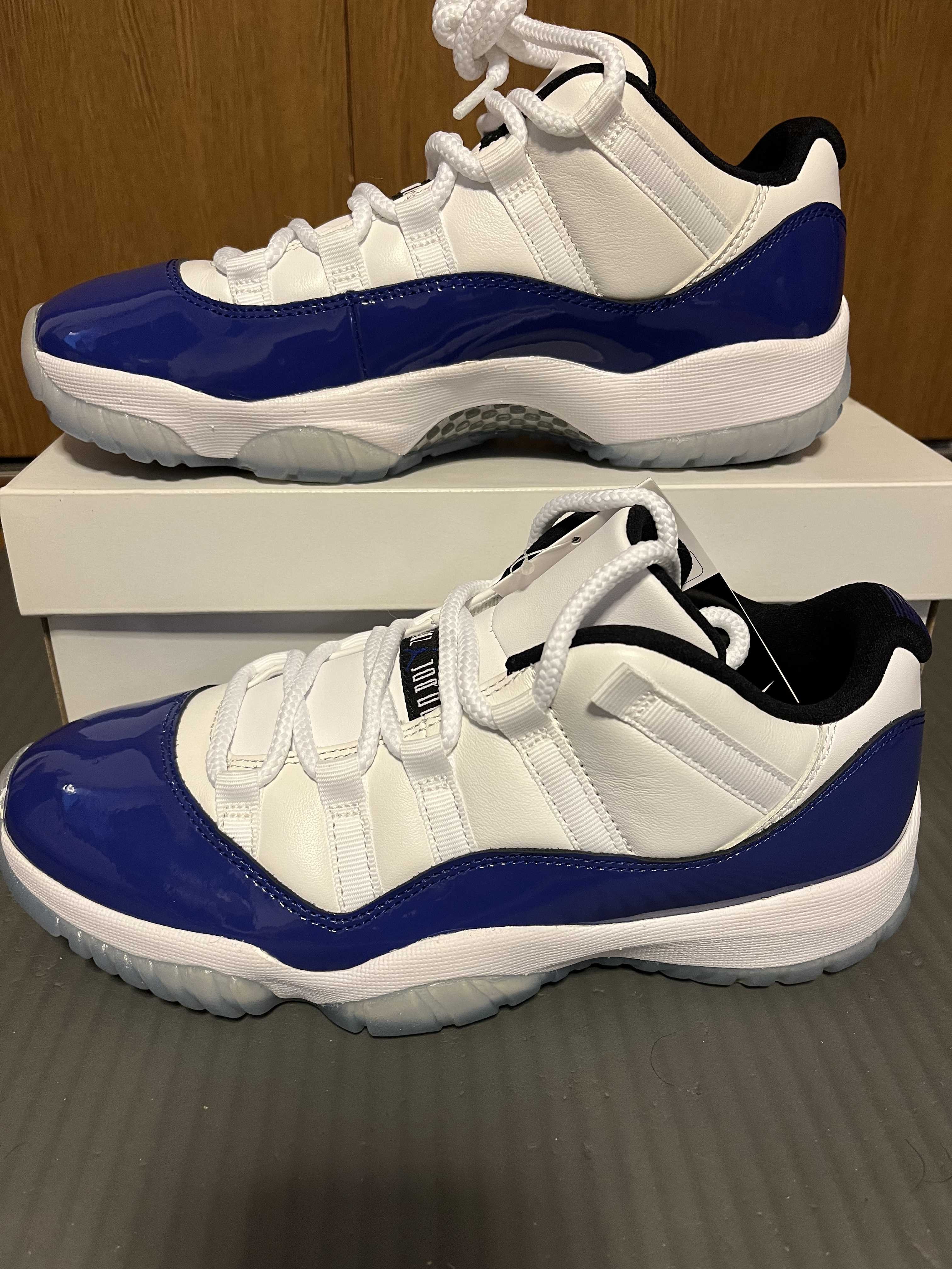  NIKE Women's AIR JORDAN 11 LOW "CONCORD SKETCH"