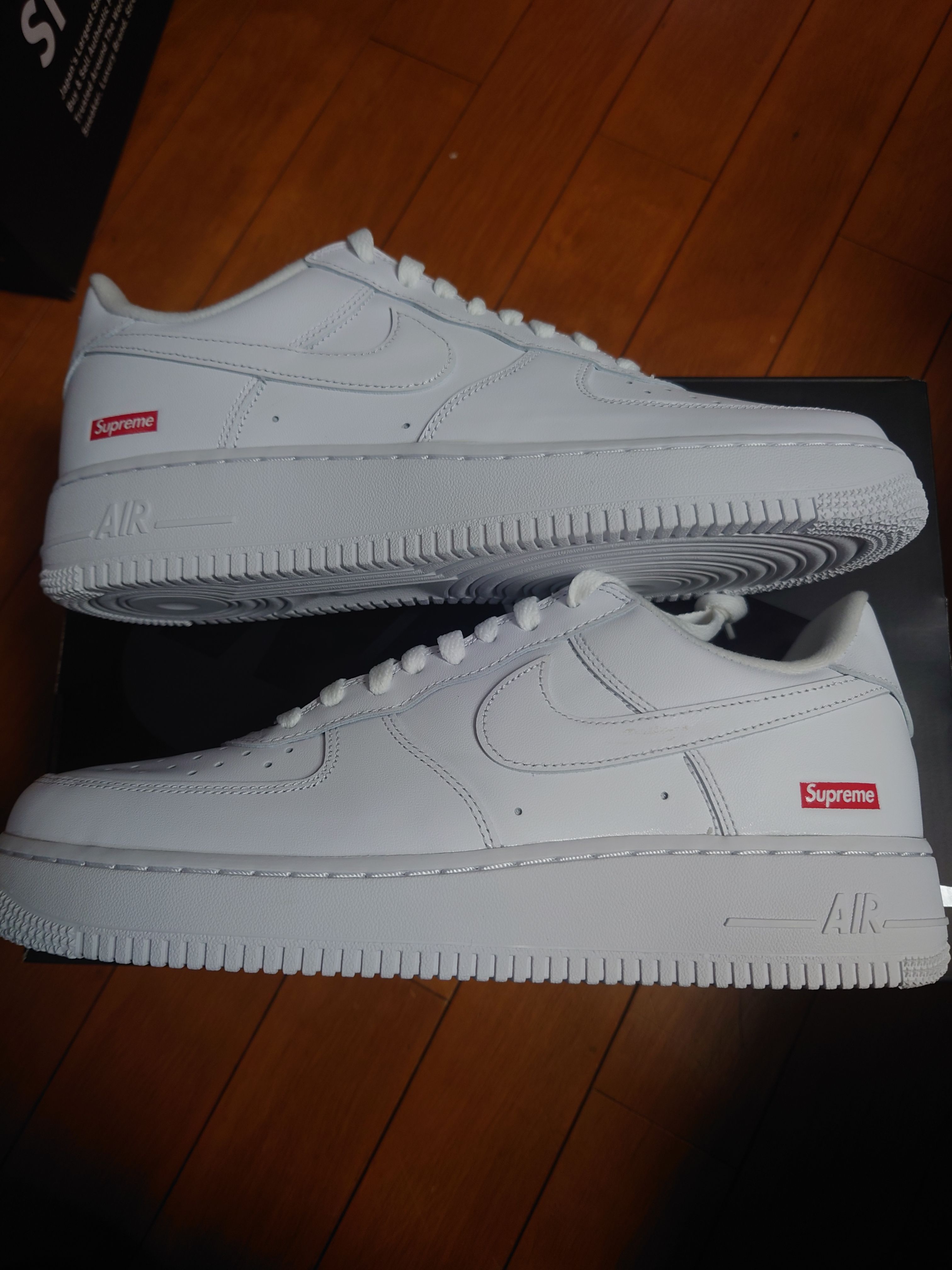 Supreme × Nike Air Force 1 Low "White"