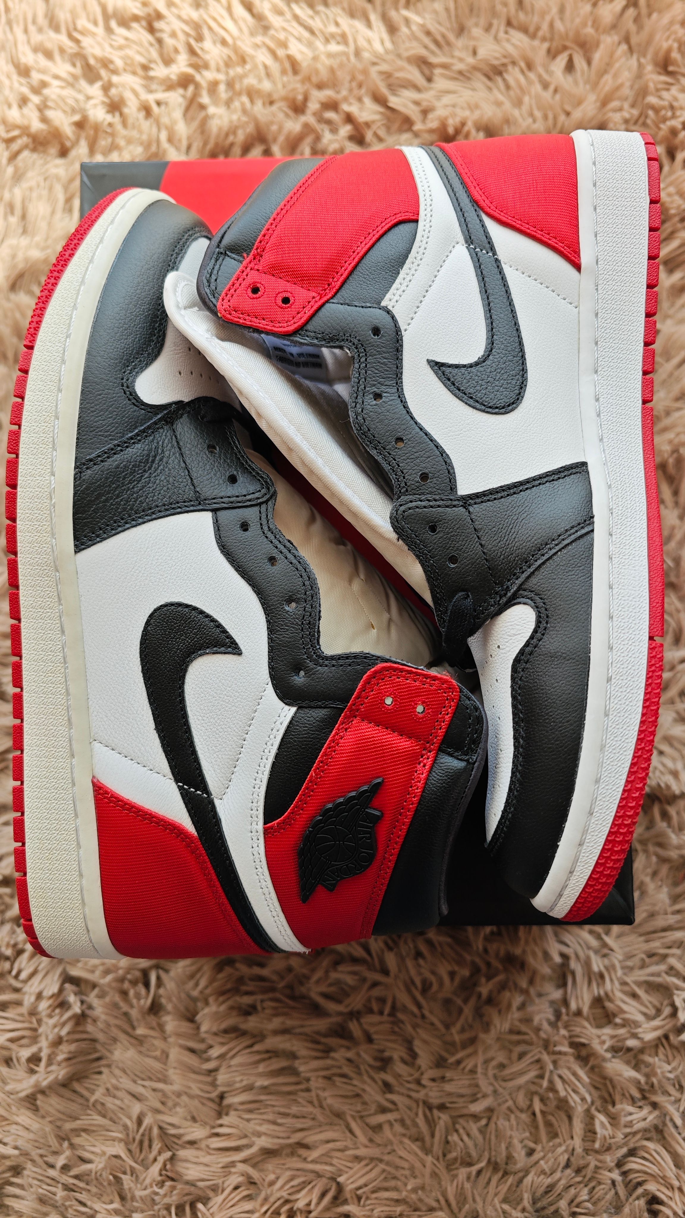 Nike Women's Air Jordan 1 Retro High "Satin Black Toe"