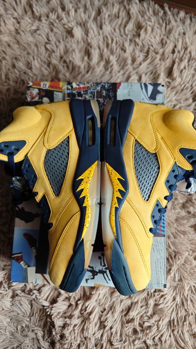 NIKE AIR JORDAN 5 "MICHIGAN"
