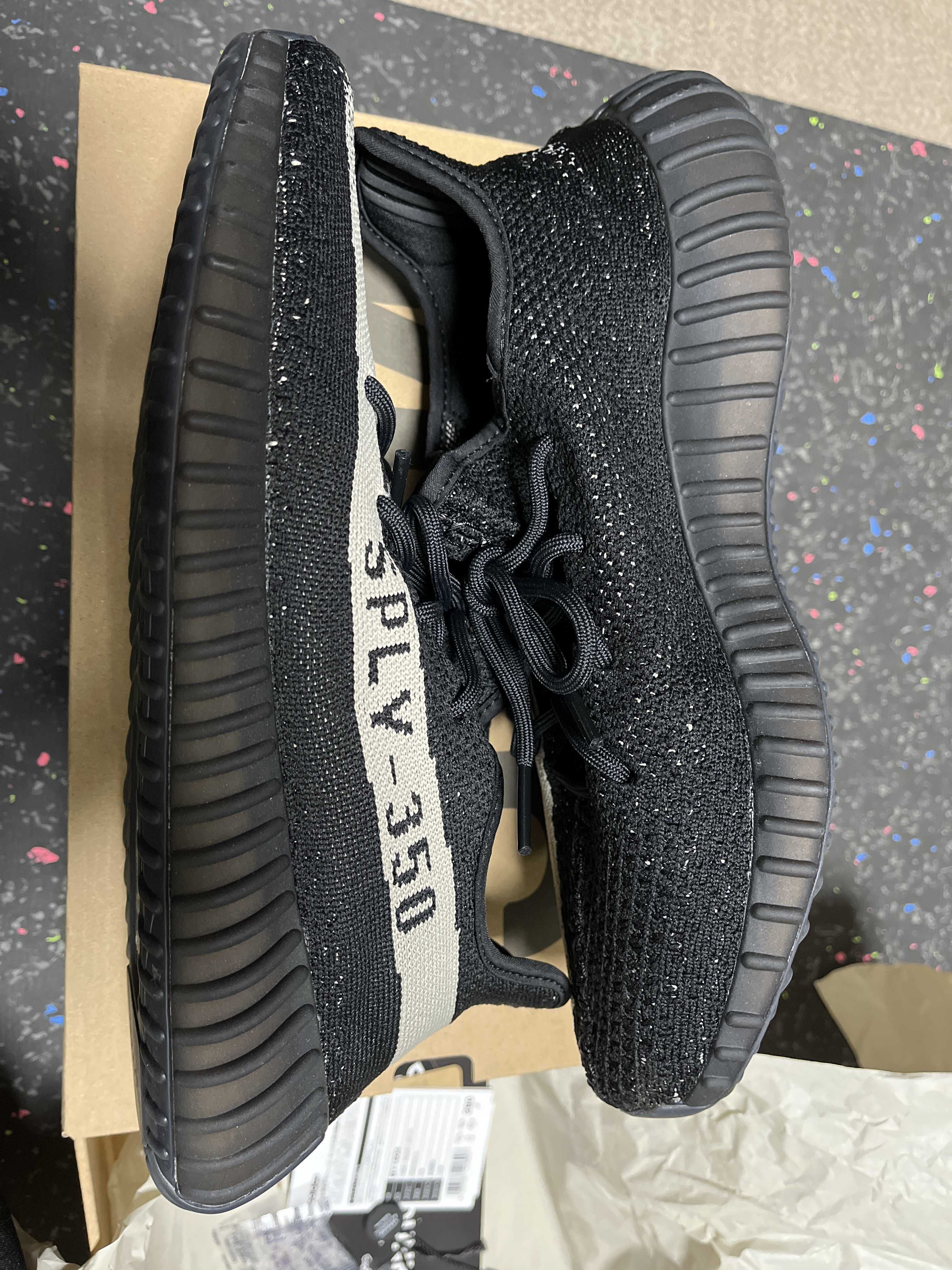 adidas YEEZY Boost 350 V2 "Oreo"