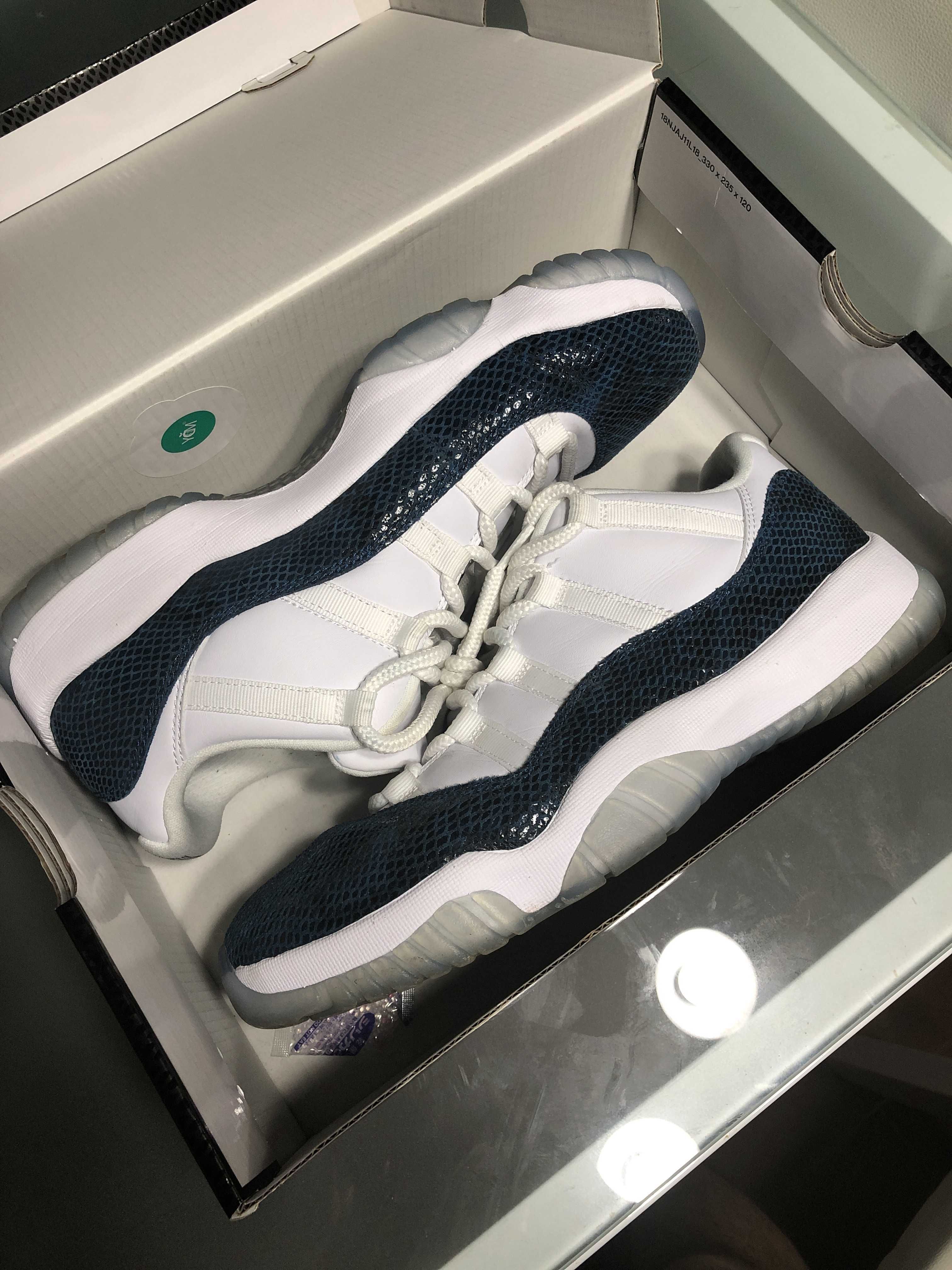 AIR JORDAN 11 LOW "SNAKESKIN"