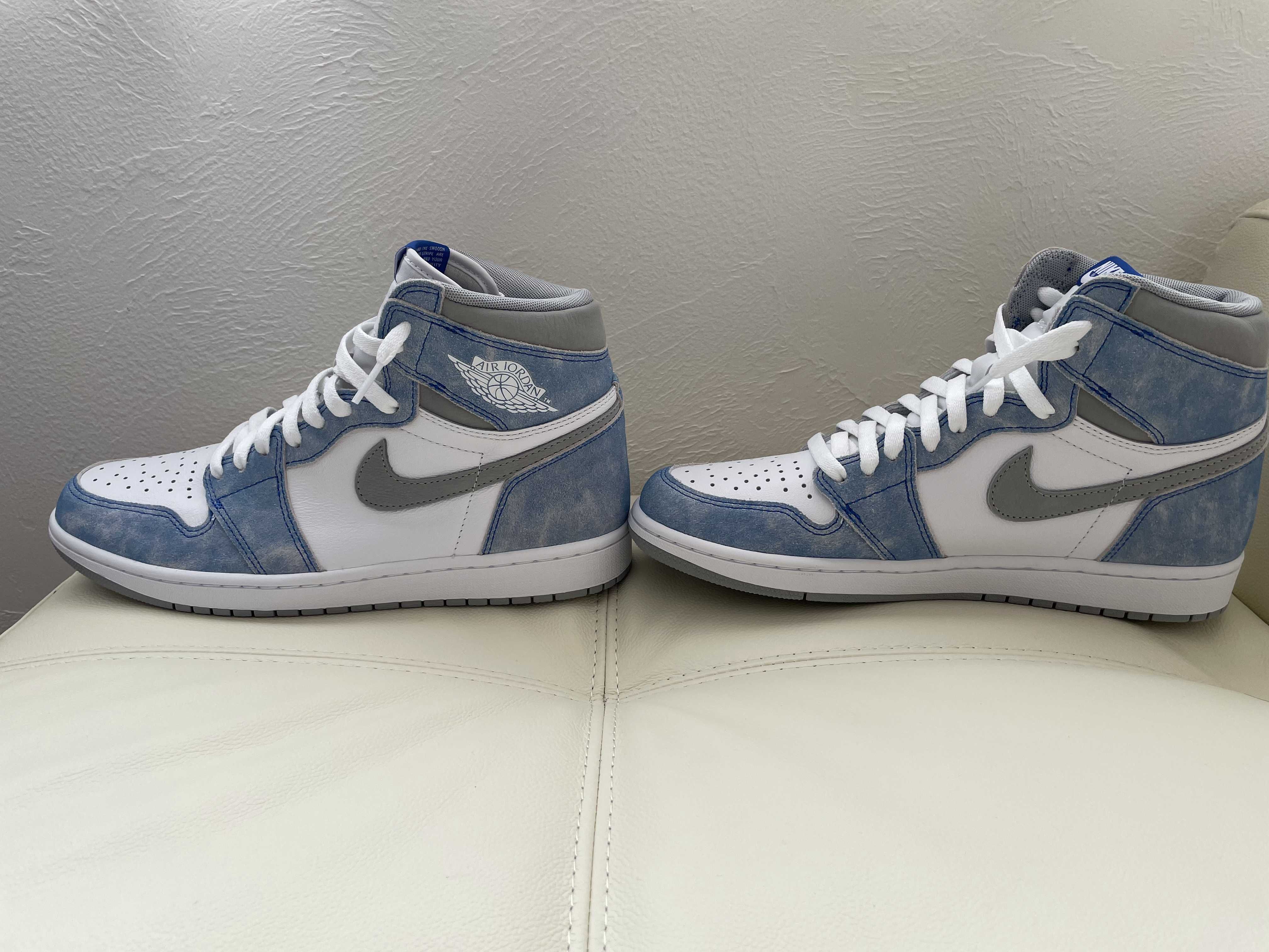 Nike Air Jordan 1 High OG "Hyper Royal"