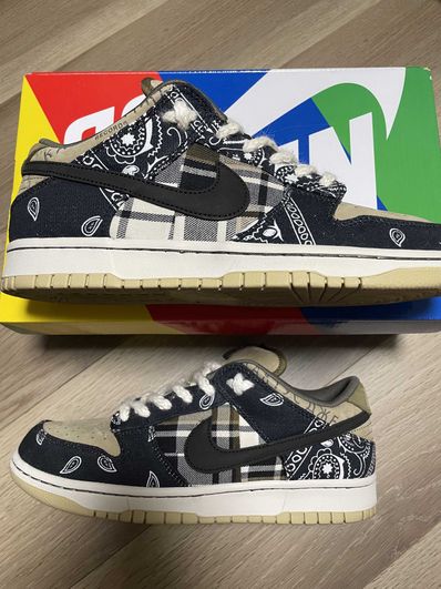 Travis Scott × Nike SB Dunk Low "Black/Parachute Beige"