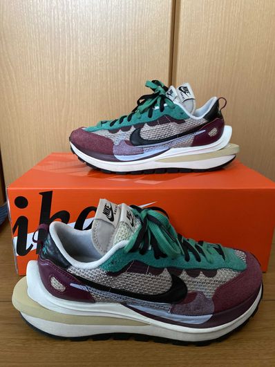 sacai × Nike Vapor Waffle "String/Red/Green"