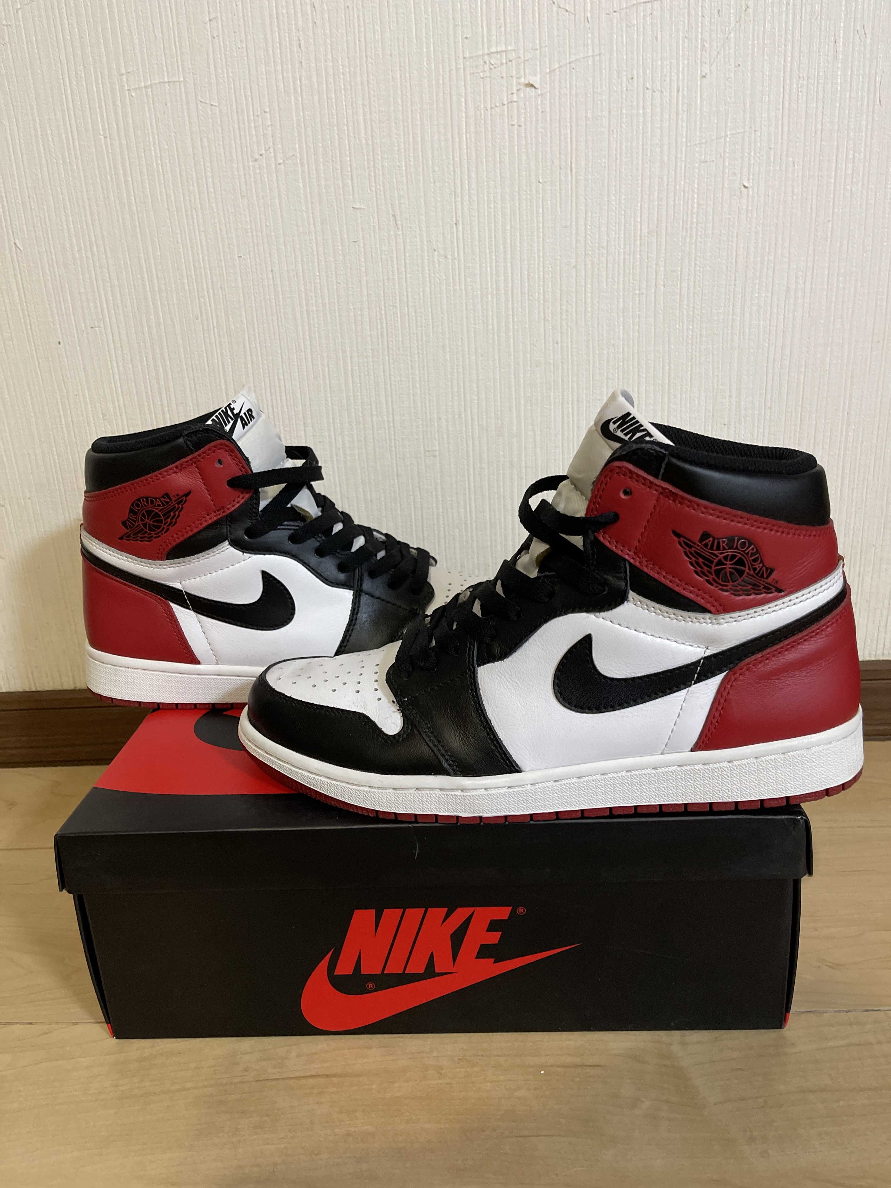 Nike Air Jordan 1 Retro High OG "Black Toe"(2016)