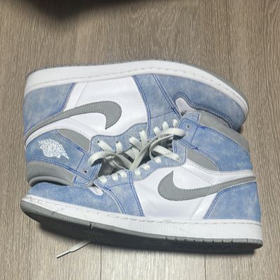 Nike Air Jordan 1 High OG "Hyper Royal"