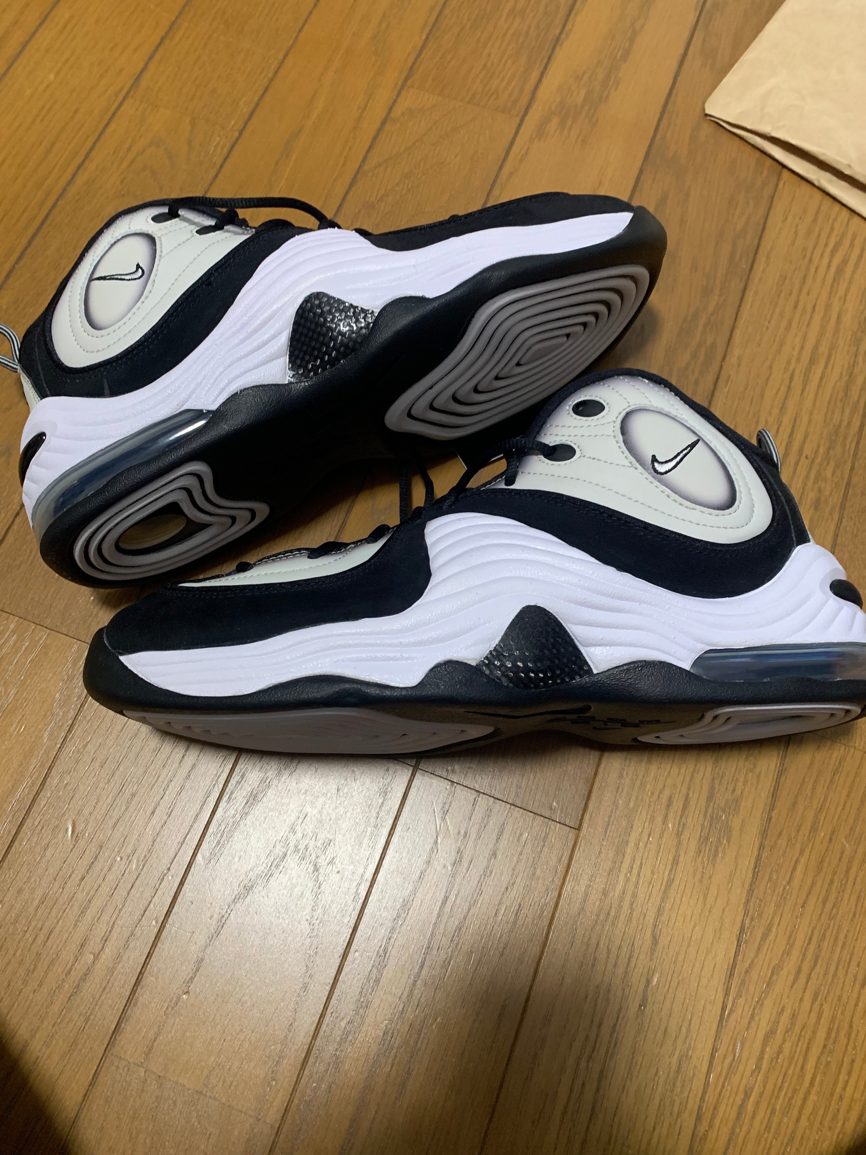 ナイキ エアペニー2 "パンダ"