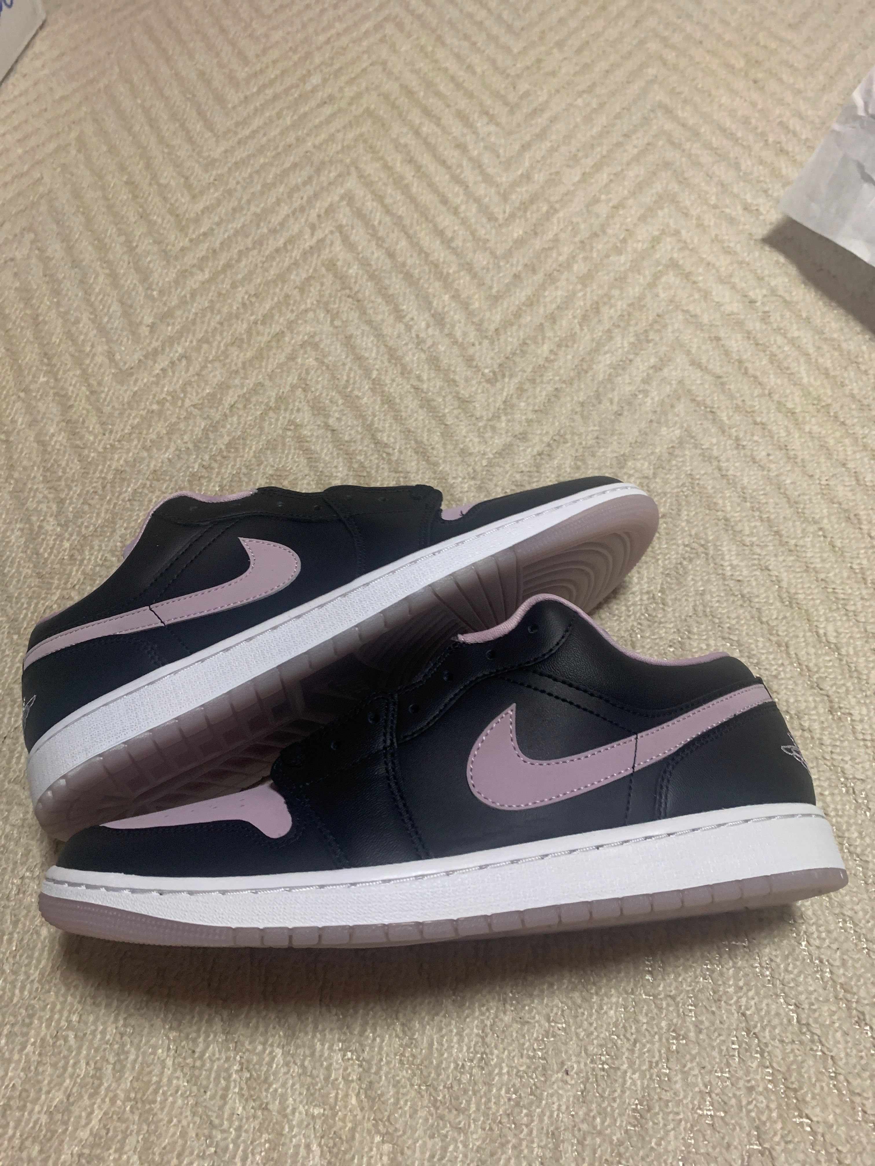 Nike Air Jordan 1 Low SE "Black/Iced Lilac"