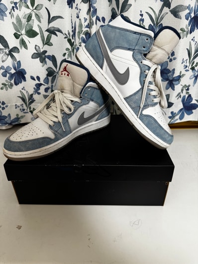 Nike Air Jordan 1 Mid SE "White/Hyper Royal/Red"