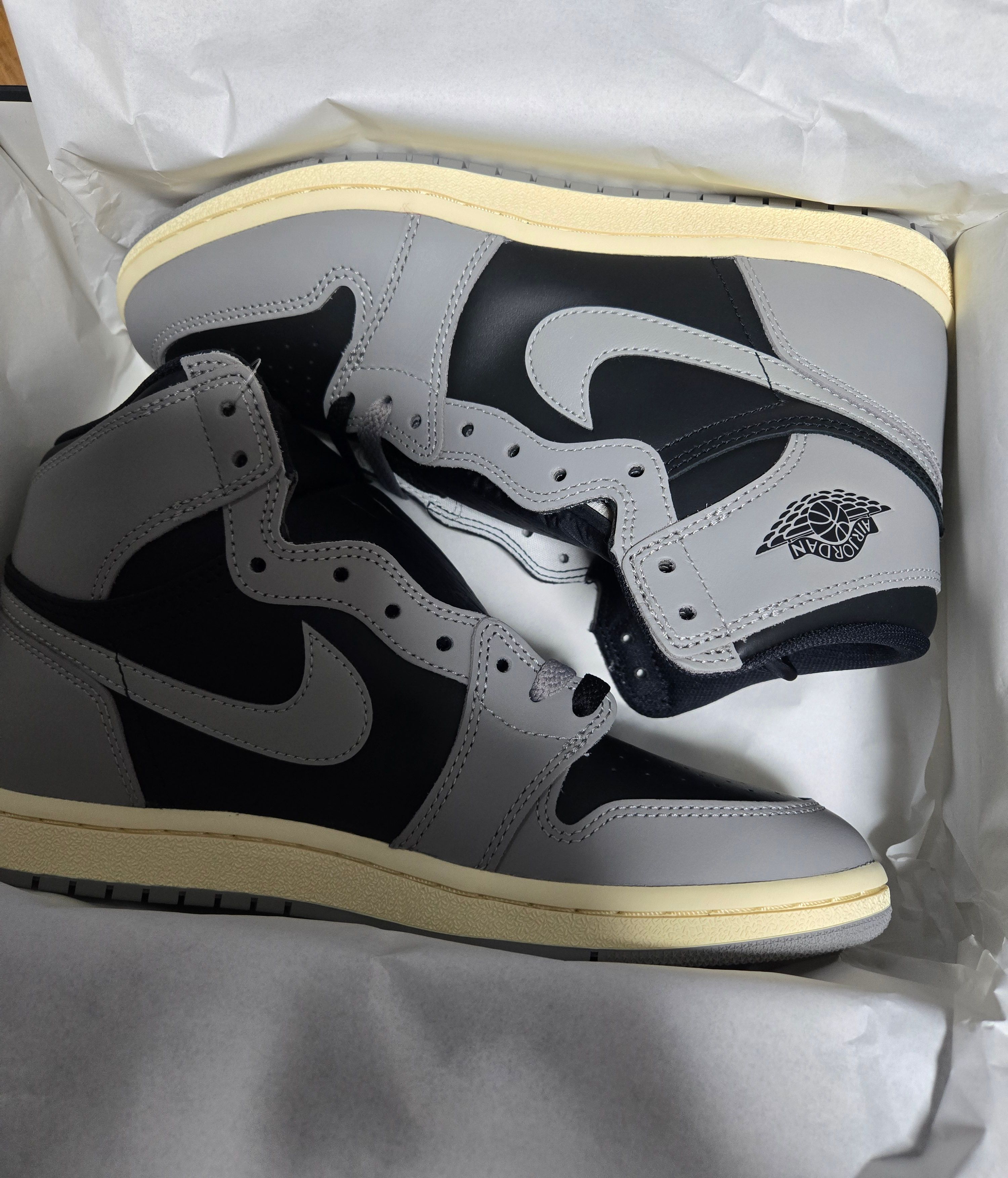 Nike Air Jordan 1 High '85 "Reverse Shadow"