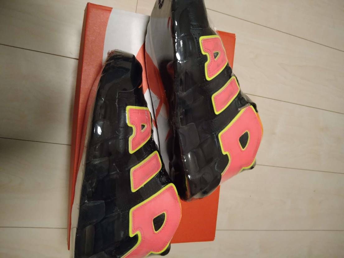 NIKE Women's AIR MORE UPTEMPO "HOT PUNCH"