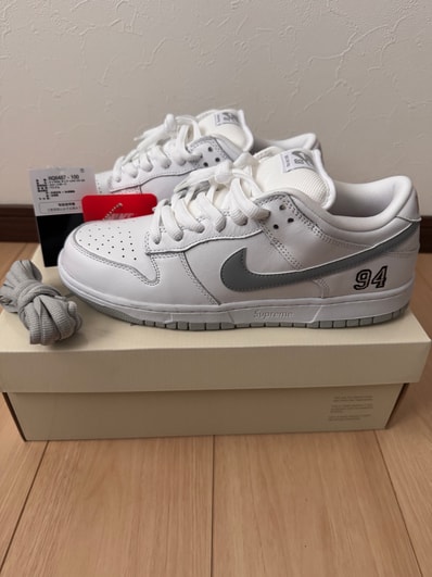 Supreme × Nike SB Dunk Low "White/Metallic Silver" (25FW Week2)