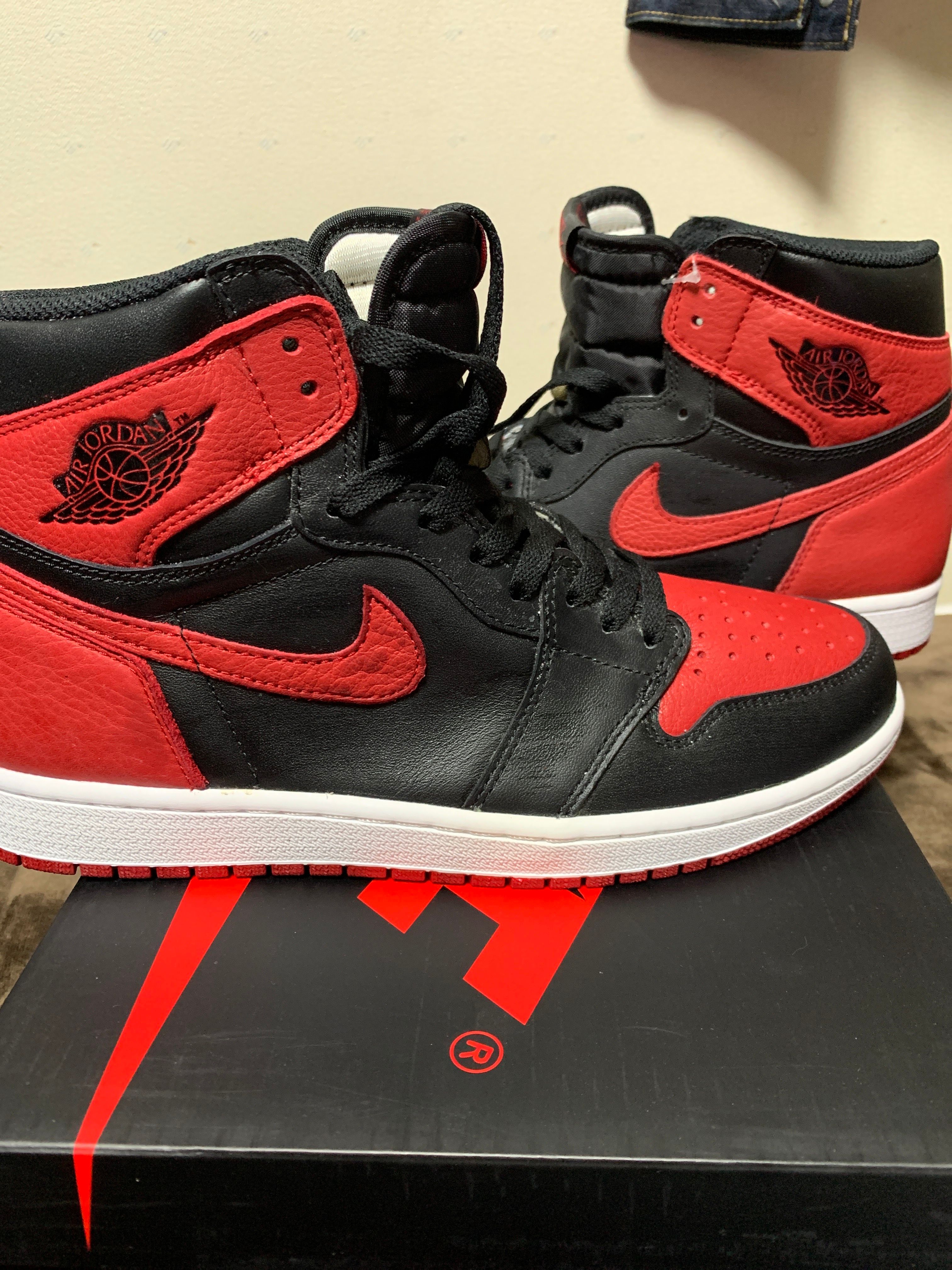 Nike Air Jordan 1 Retro High OG "Bred/Banned" (2016)