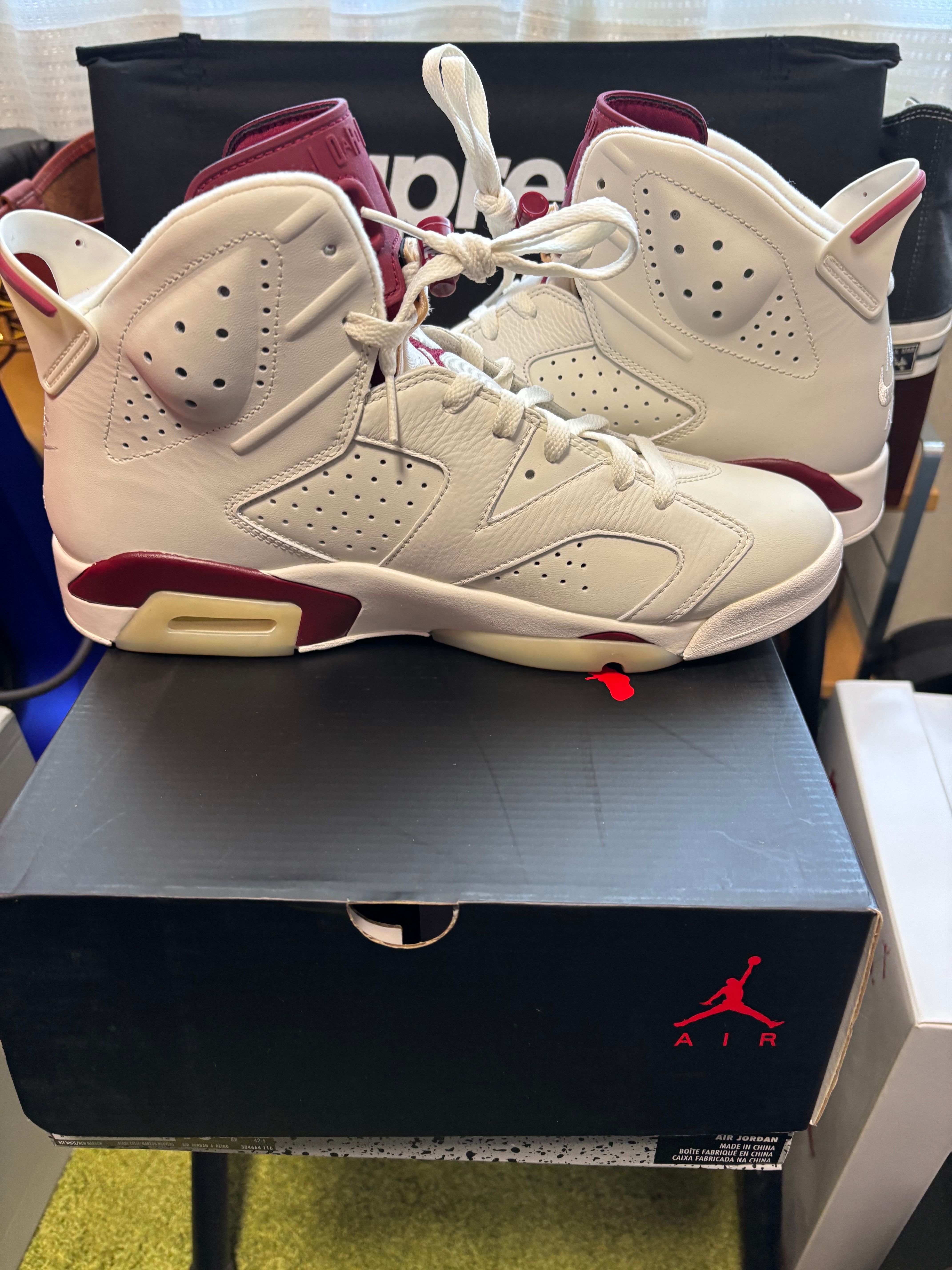 Nike Air Jordan 6 Retro "Maroon" (2015)