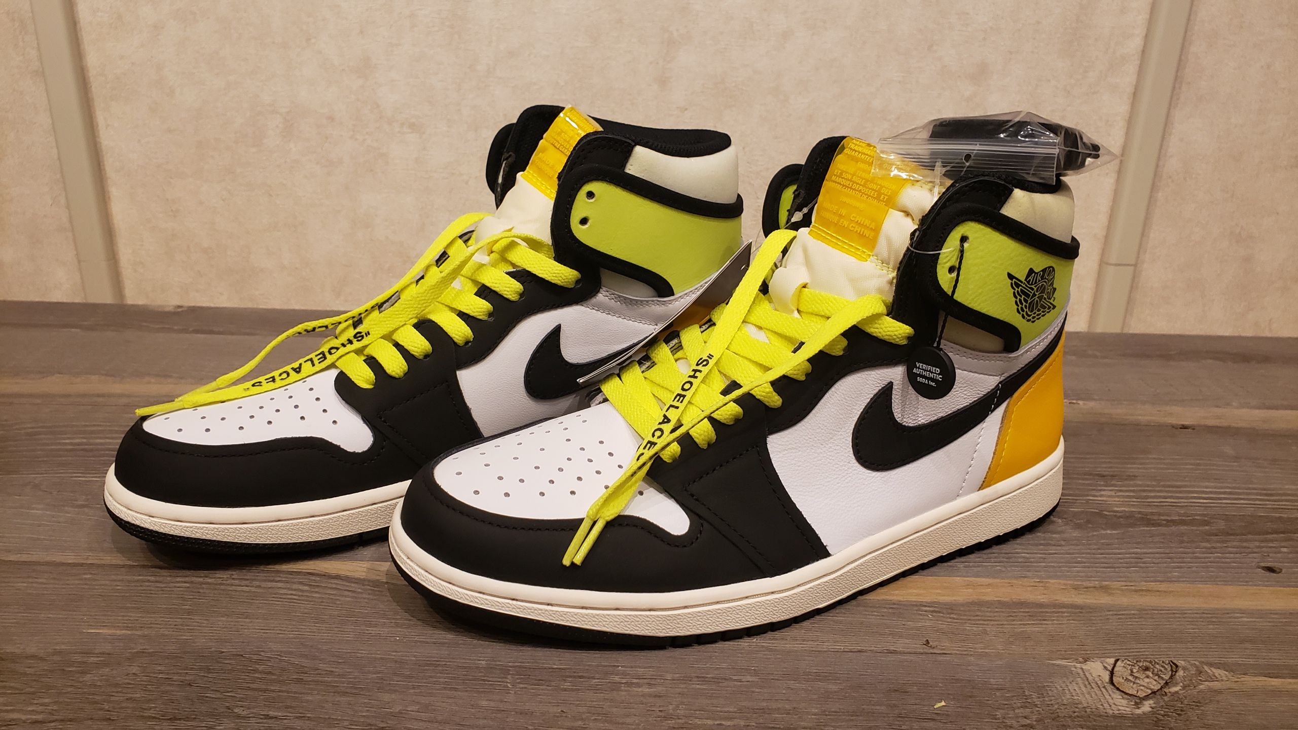 Nike Air Jordan 1 High OG "Volt Gold"