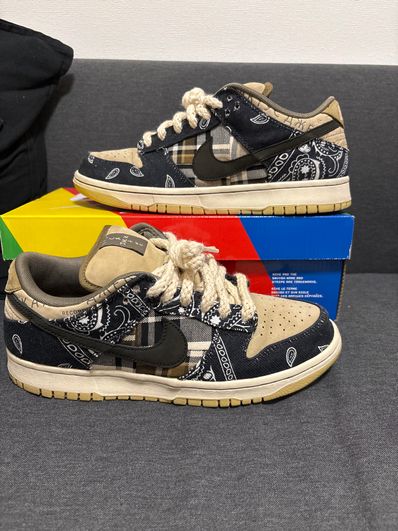 Travis Scott × Nike SB Dunk Low "Black/Parachute Beige"