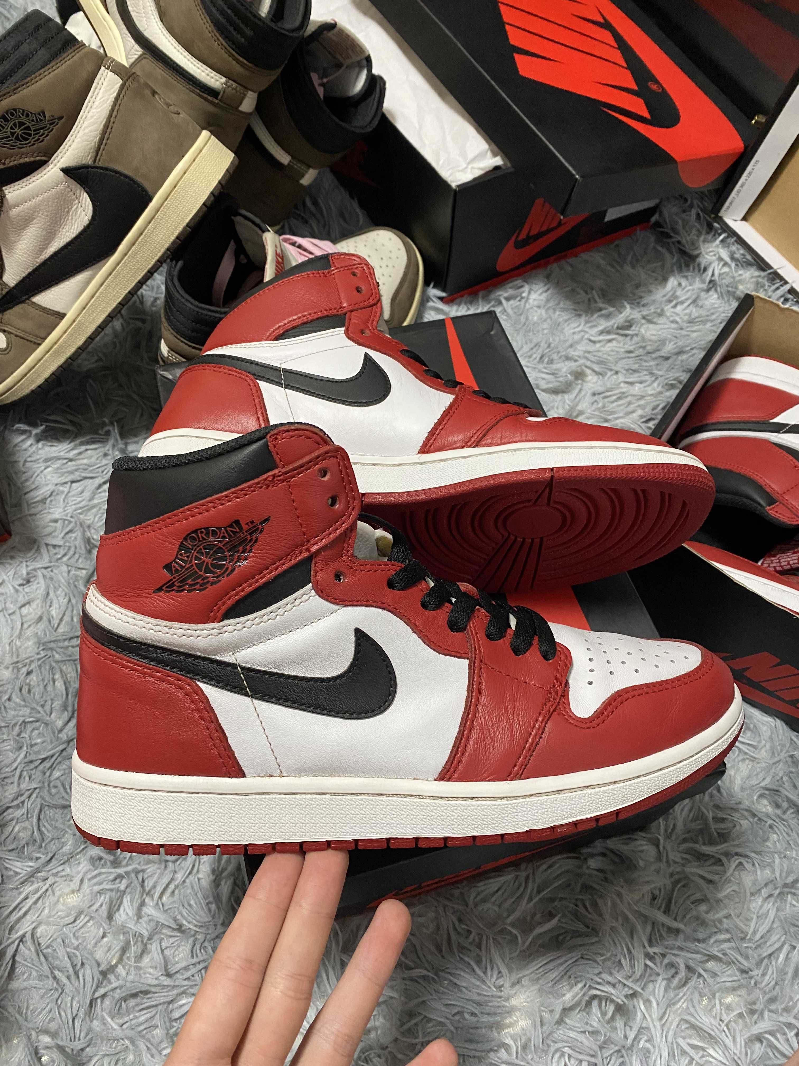 Nike Air Jordan 1 Retro High "Chicago" (2015)