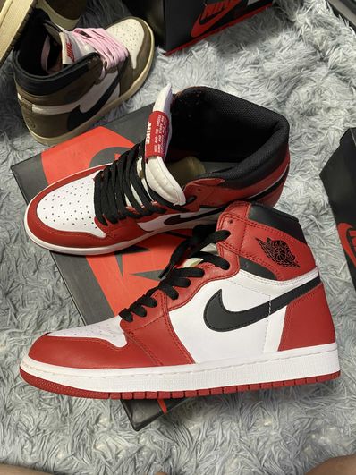 Nike Air Jordan 1 Retro High "Chicago" (2015)